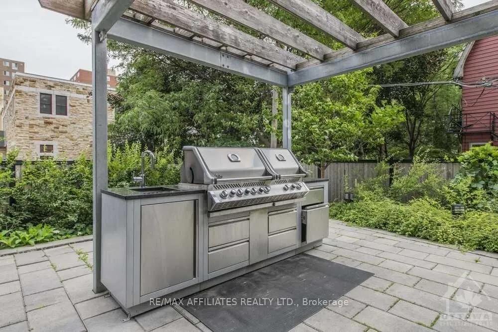300 Lisgar Street #506