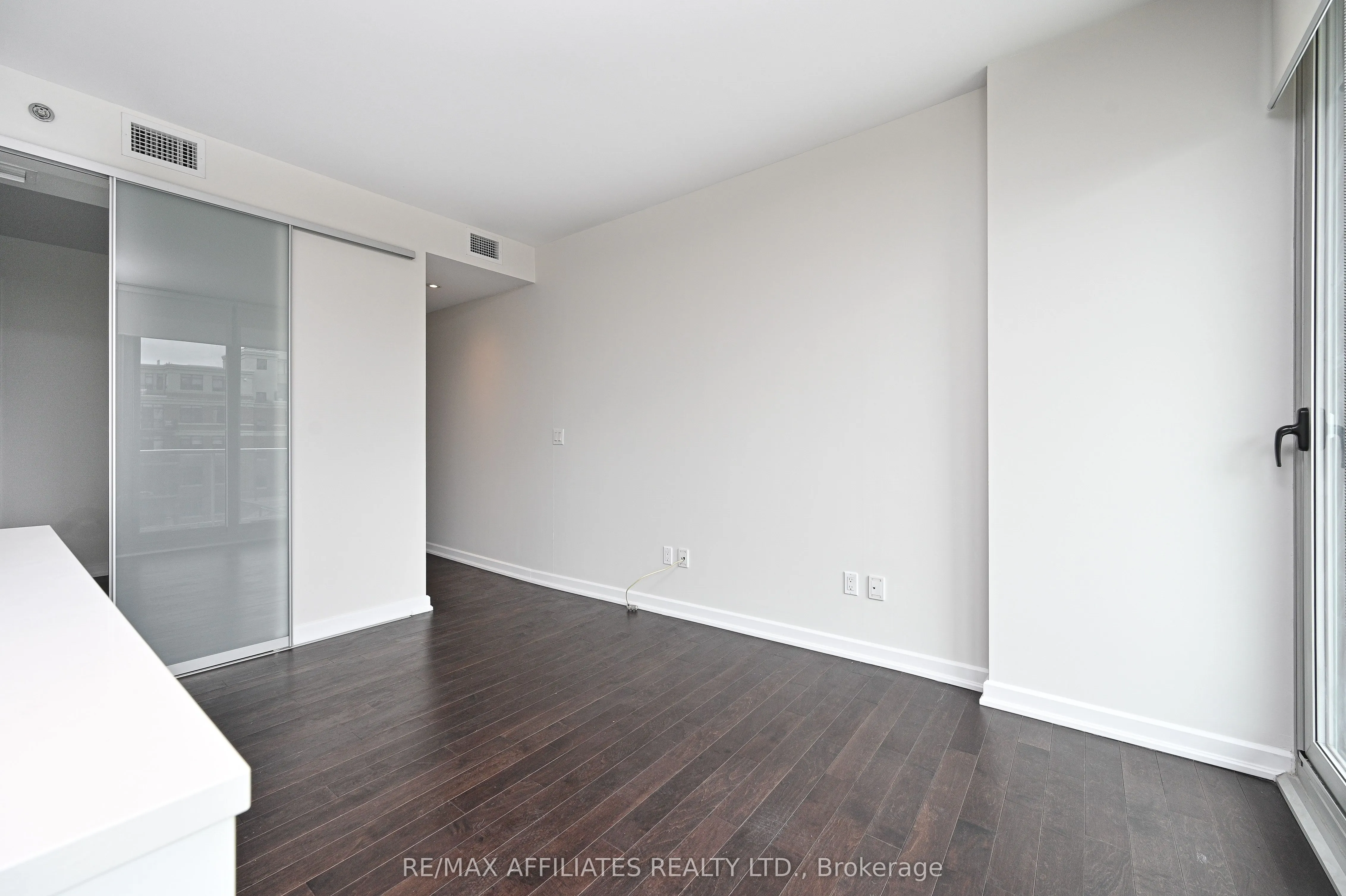 300 Lisgar Street #506