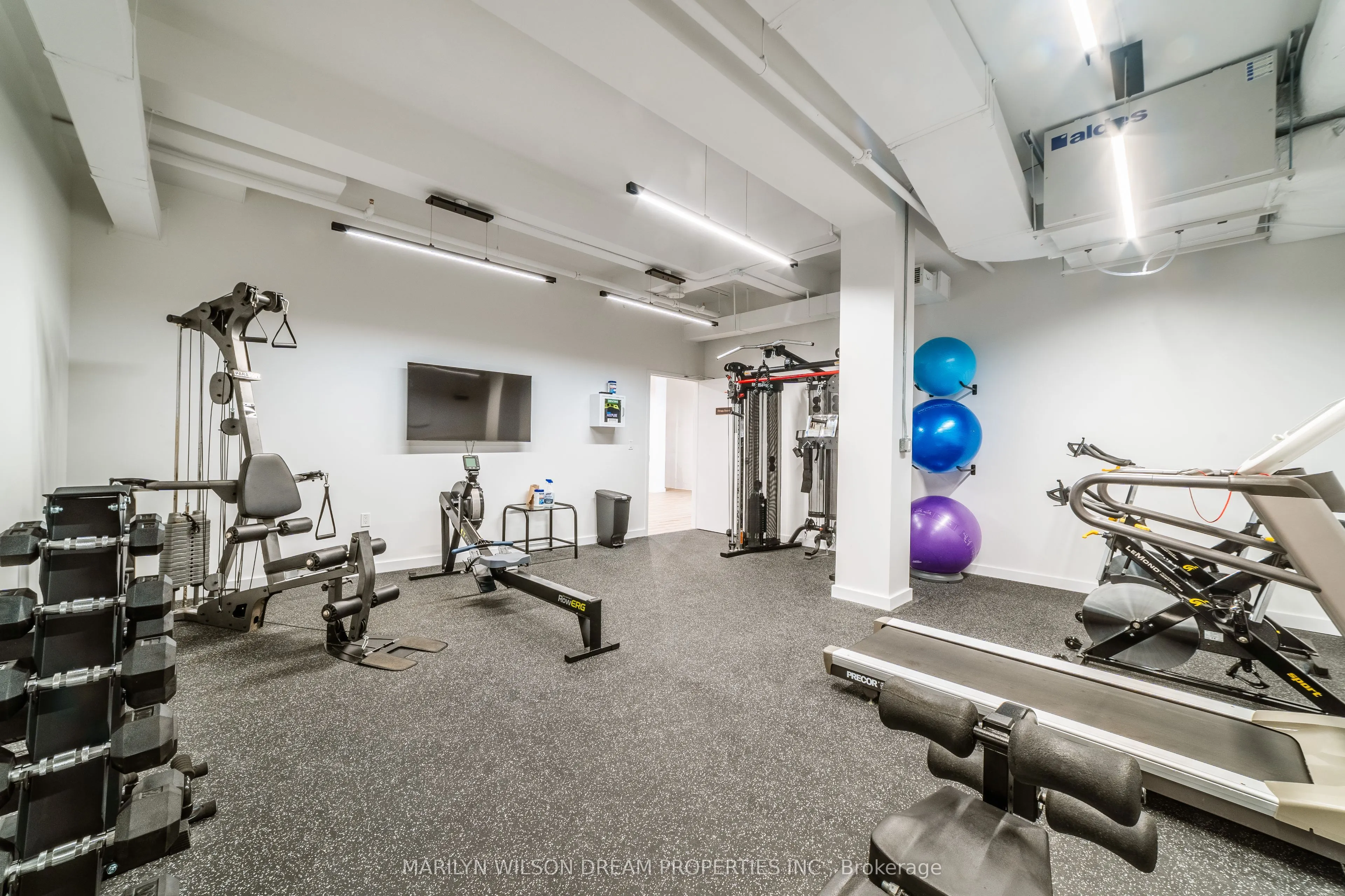 135 Barrette Street #601
