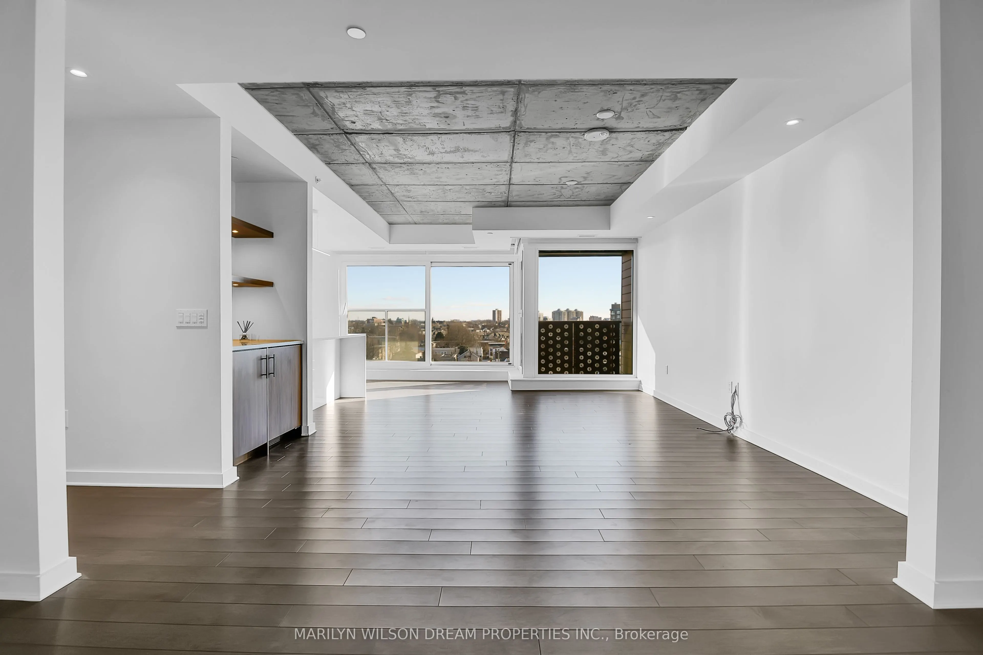 135 Barrette Street #601