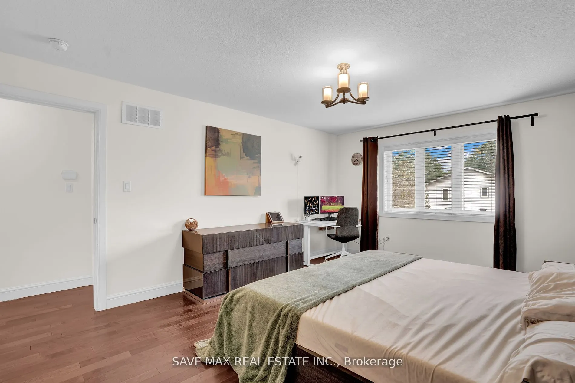 17 Lagoon Avenue