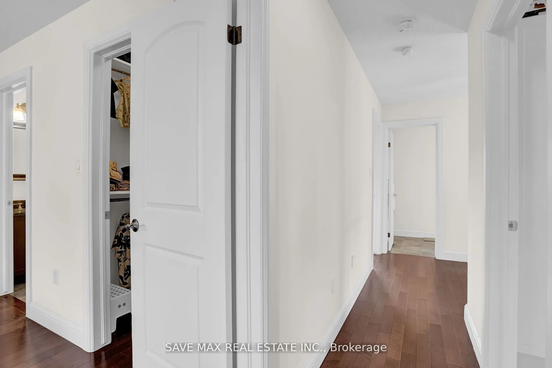 17 Lagoon Avenue