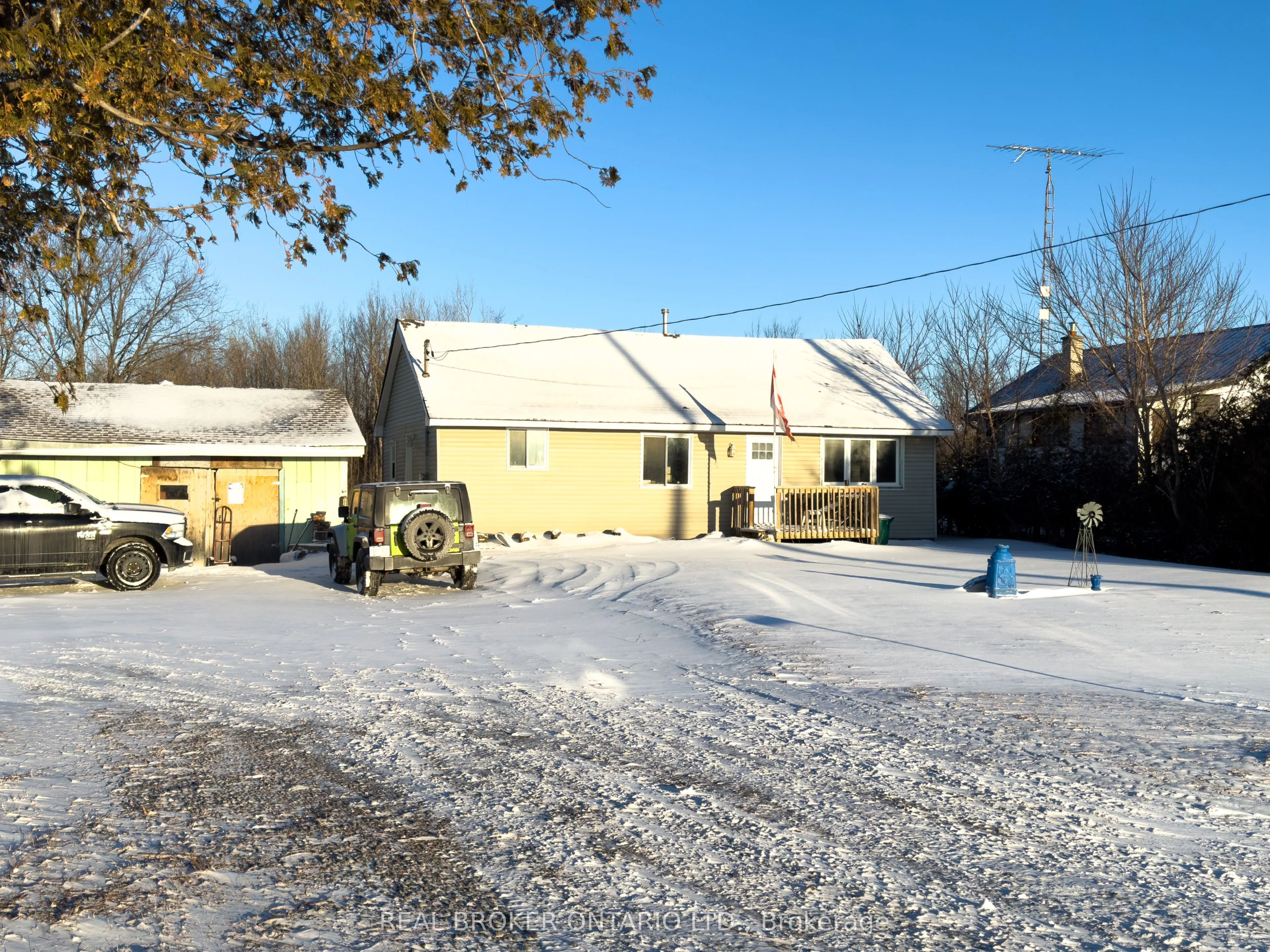 7623 Flewellyn Road