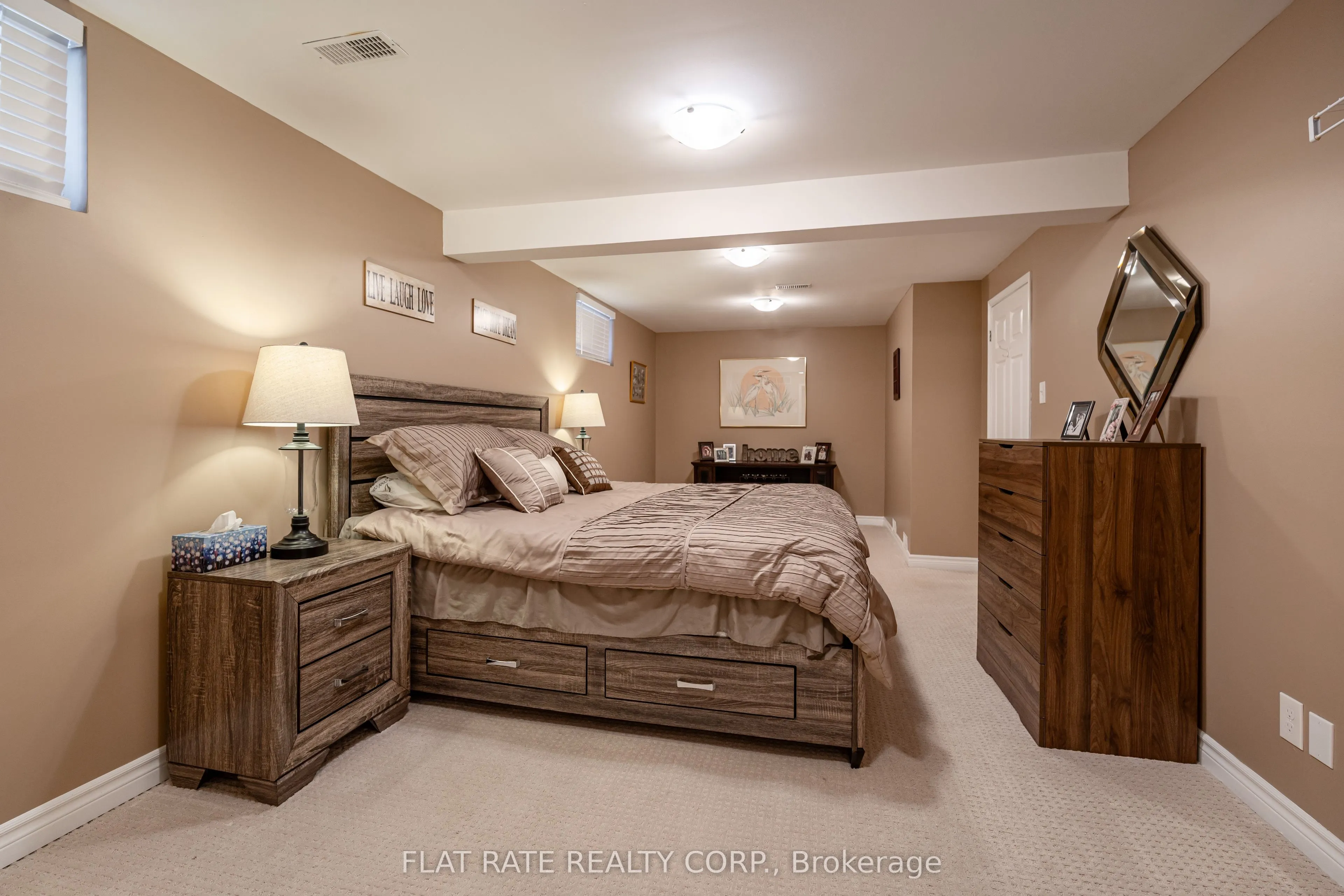 10 HILLVIEW Drive
