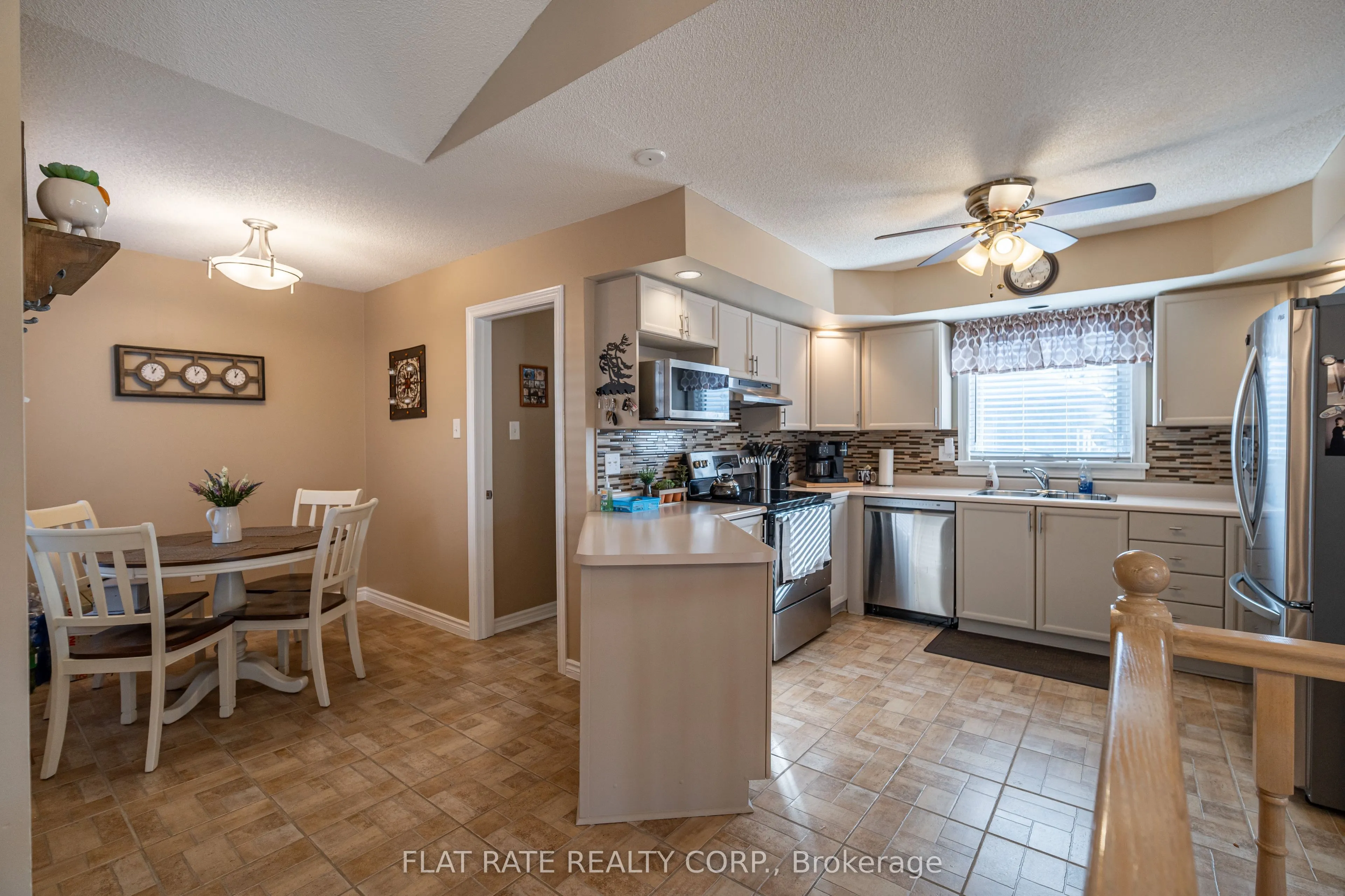 10 HILLVIEW Drive