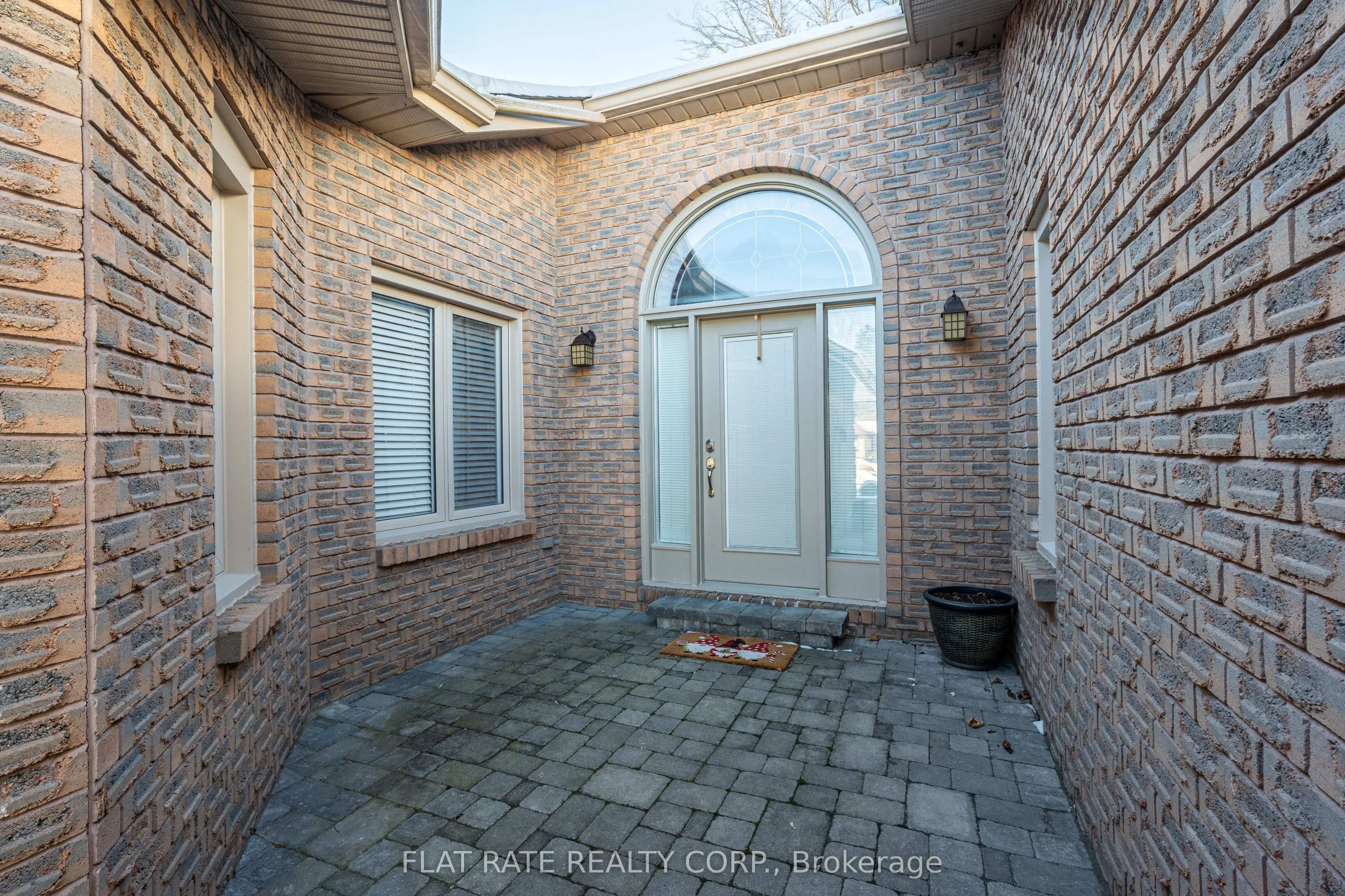10 HILLVIEW Drive
