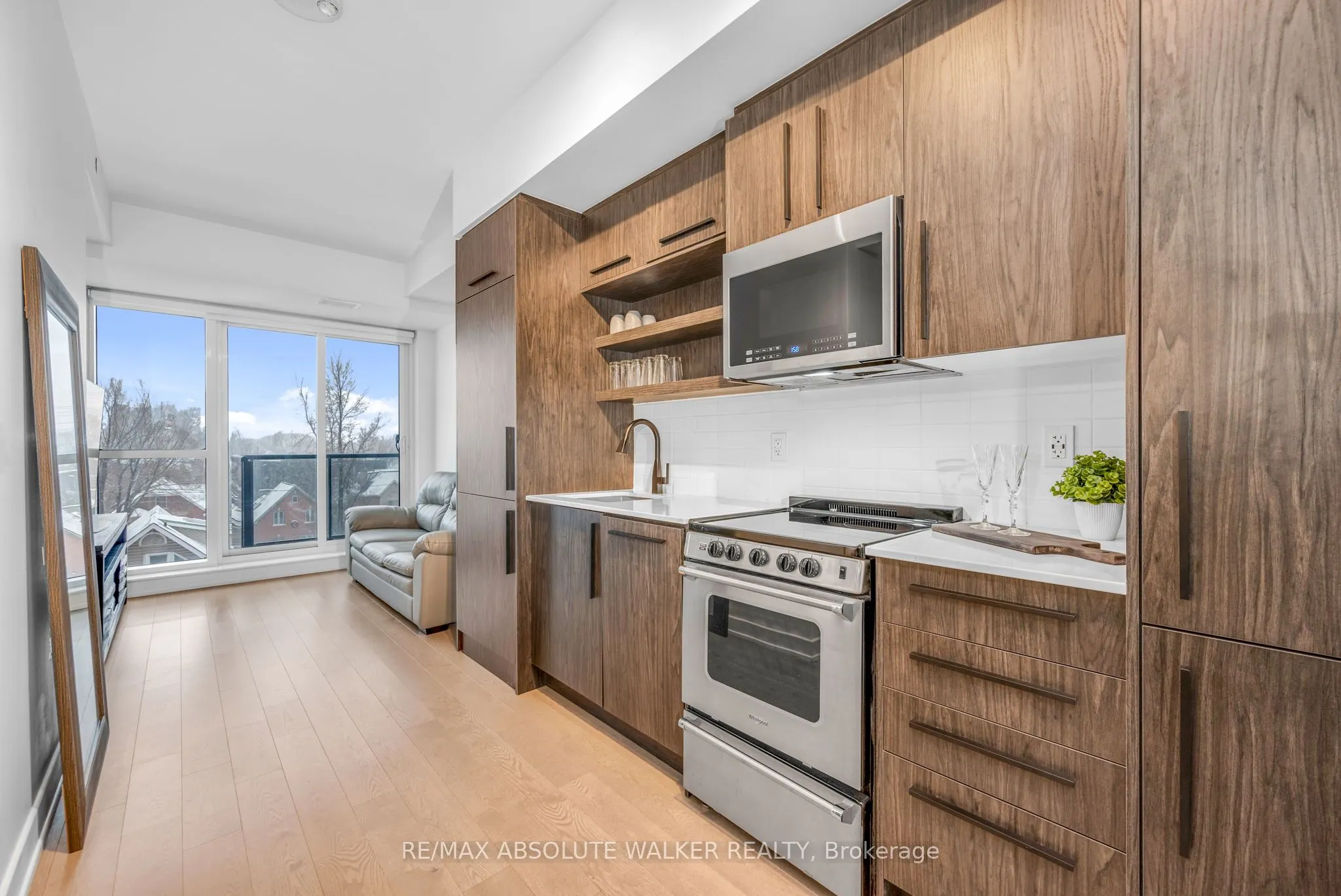 560 Rideau Street, #421