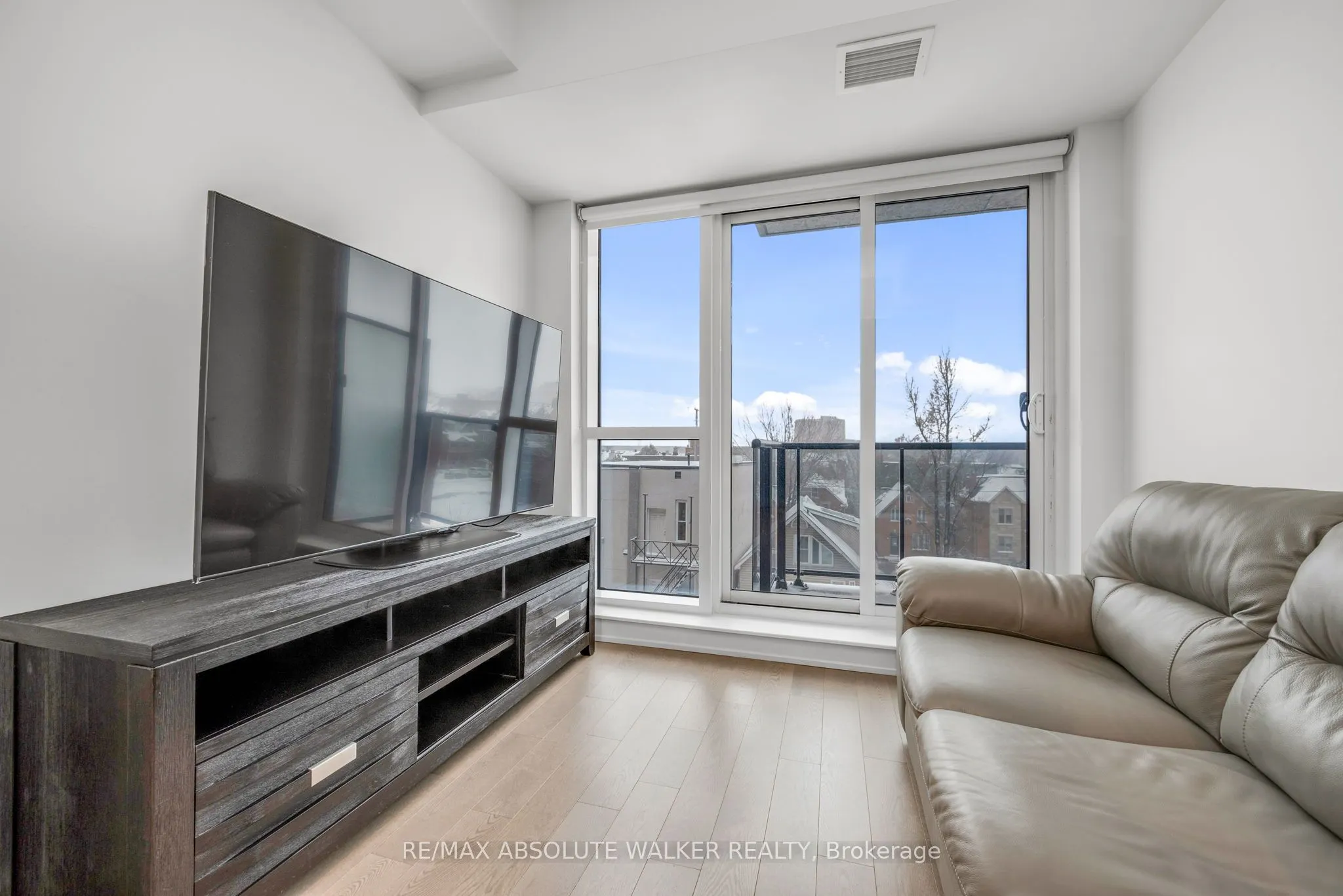 560 Rideau Street, #421