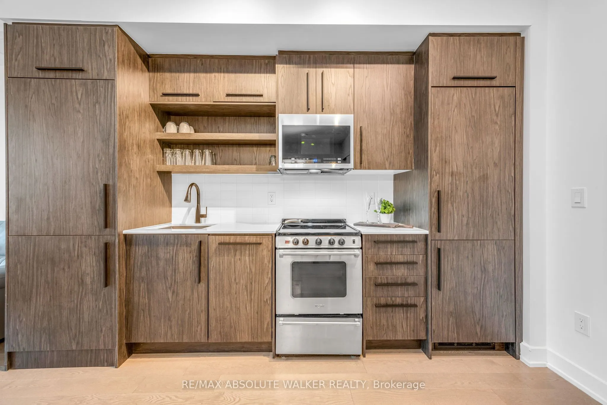 560 Rideau Street, #421