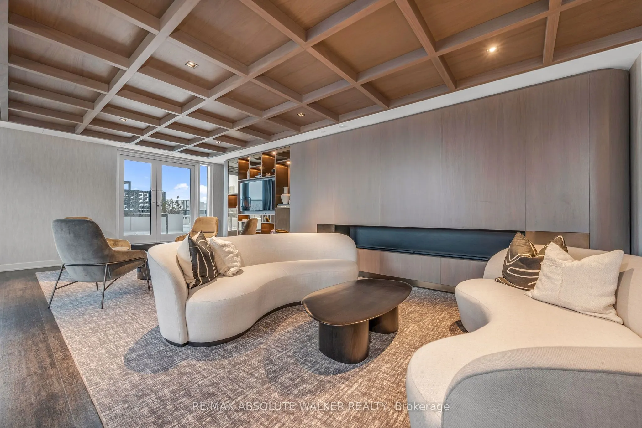 560 Rideau Street, #421