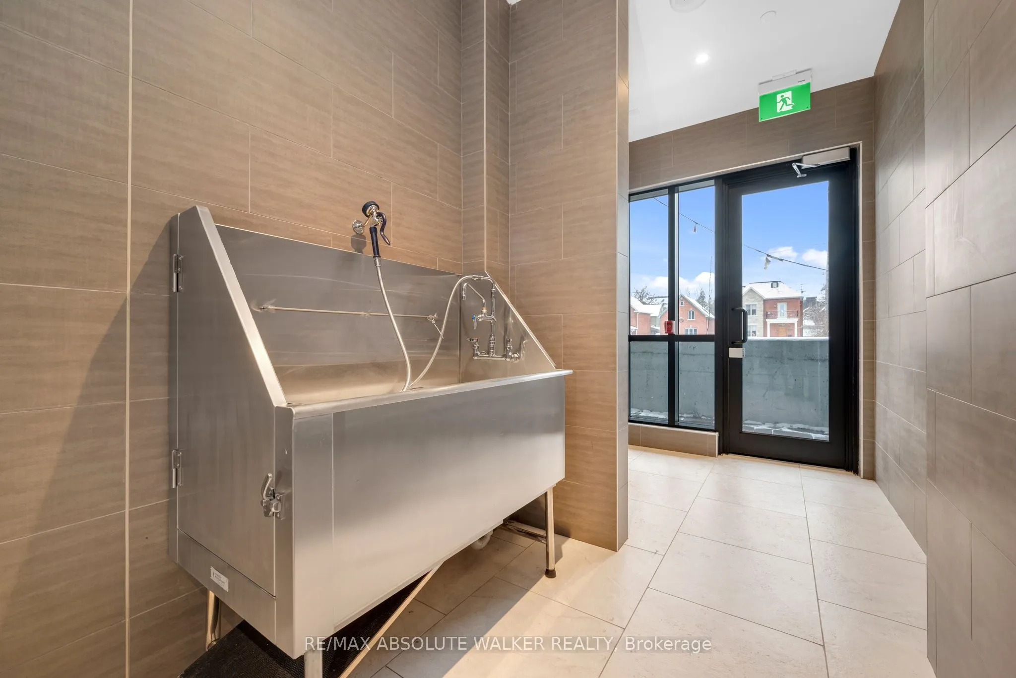 560 Rideau Street, #421