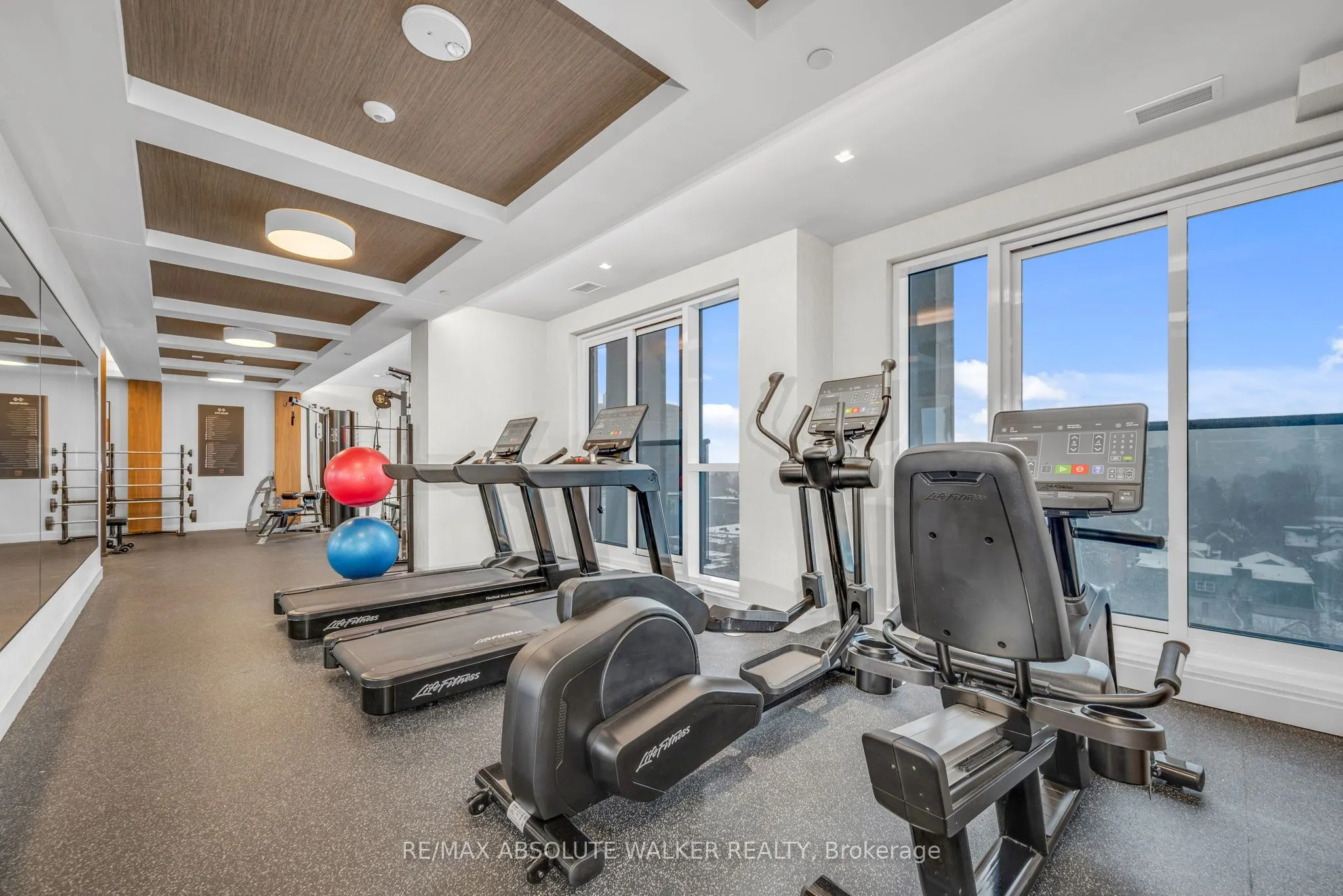 560 Rideau Street, #421