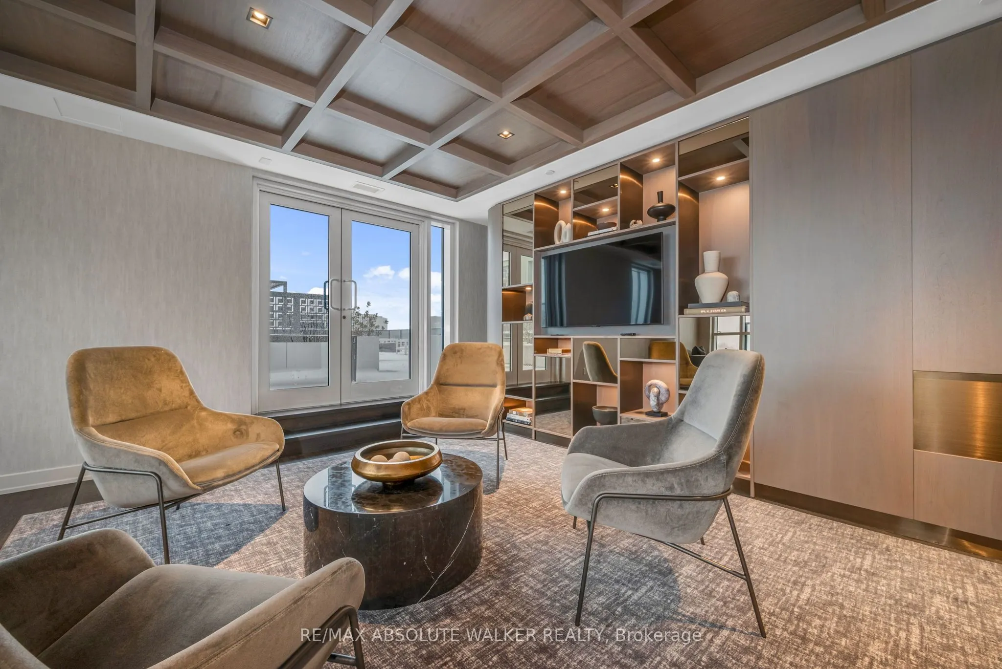 560 Rideau Street, #421