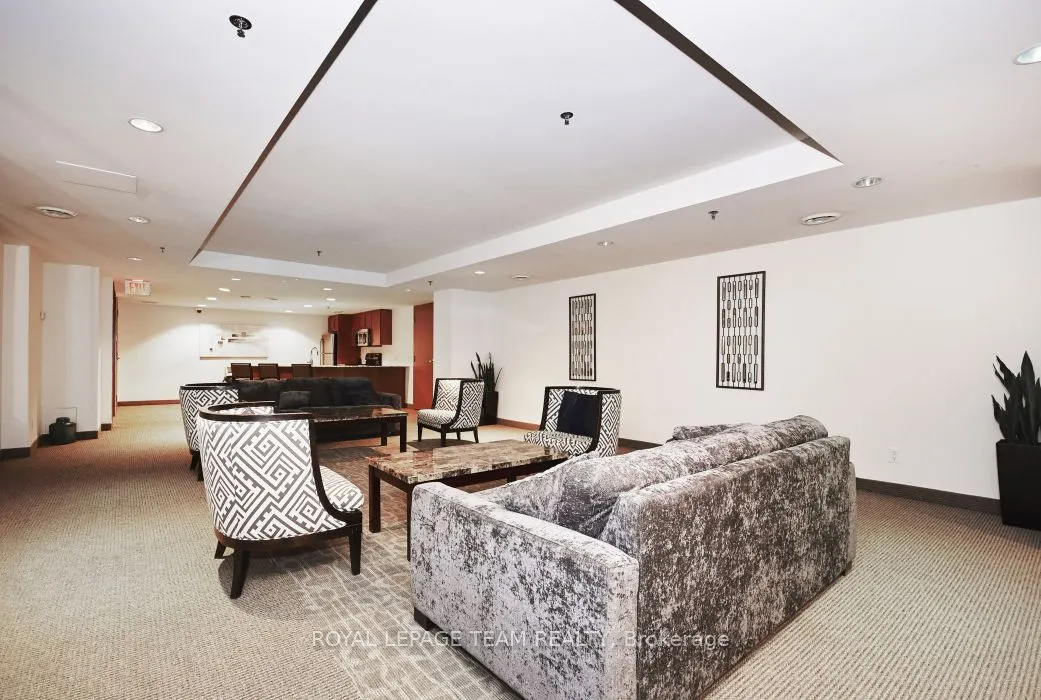 242 RIDEAU Street