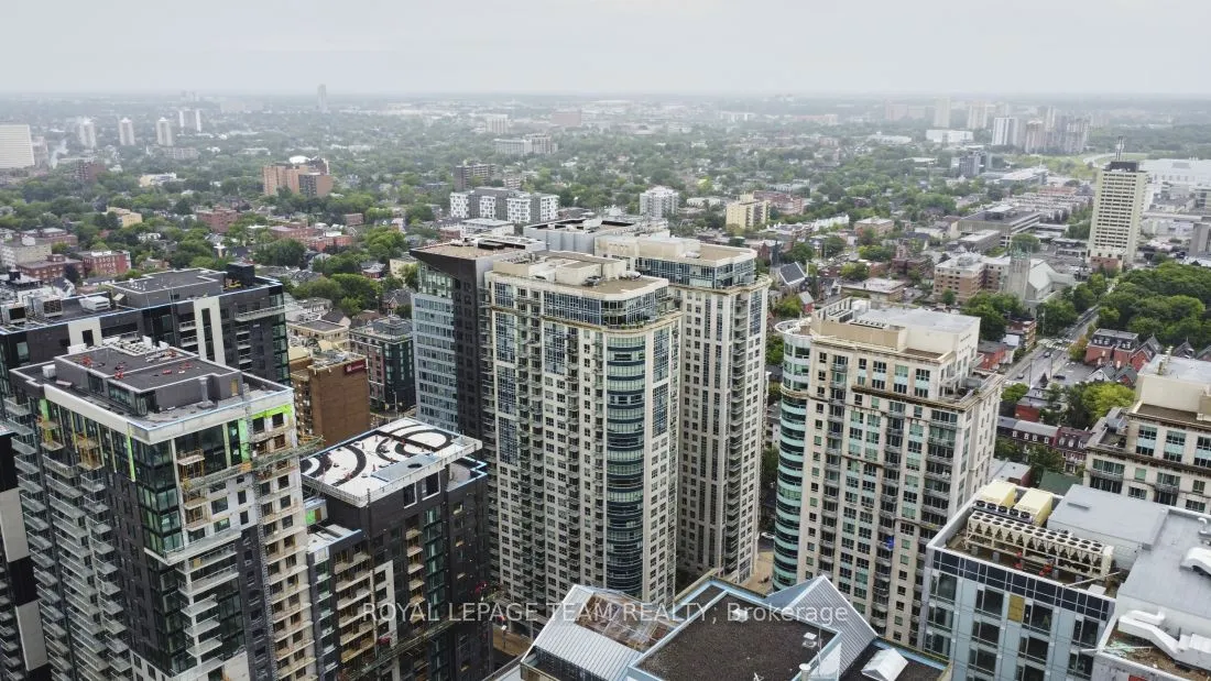 242 RIDEAU Street