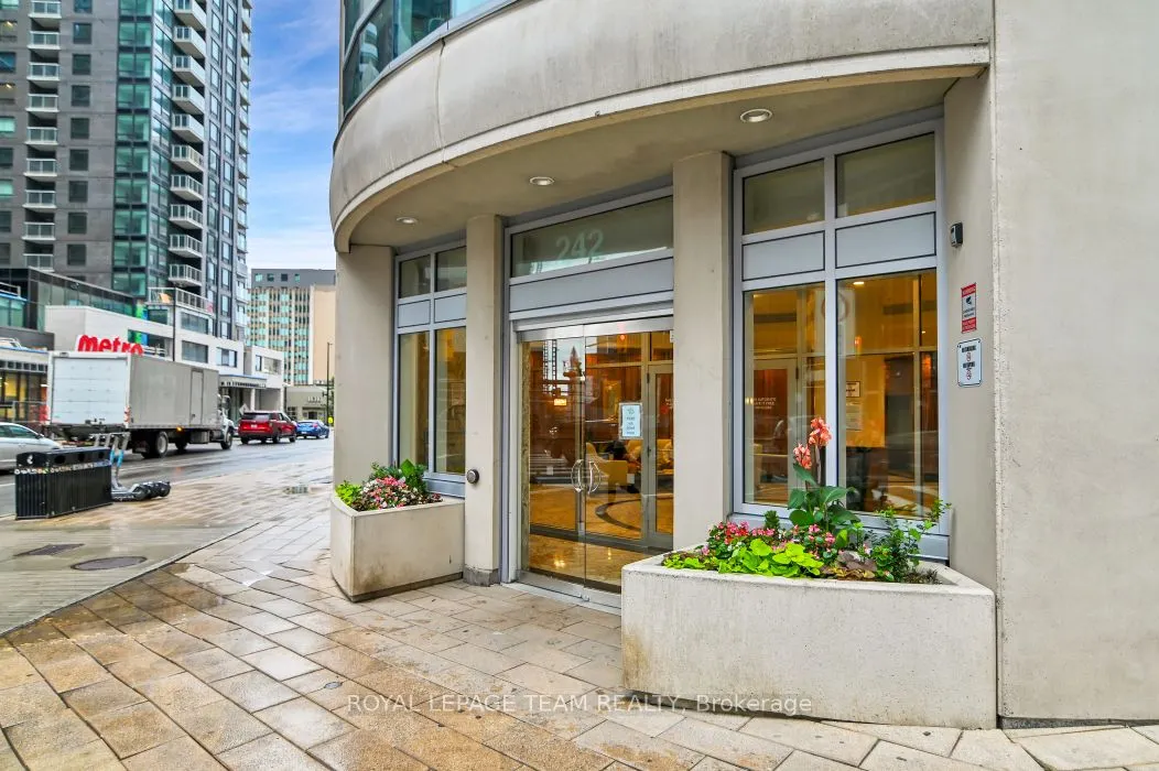 242 RIDEAU Street