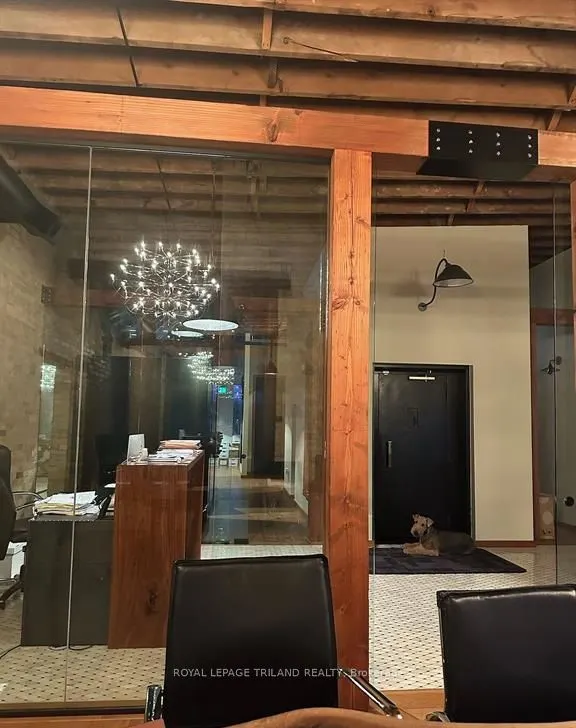 284 Dundas Street