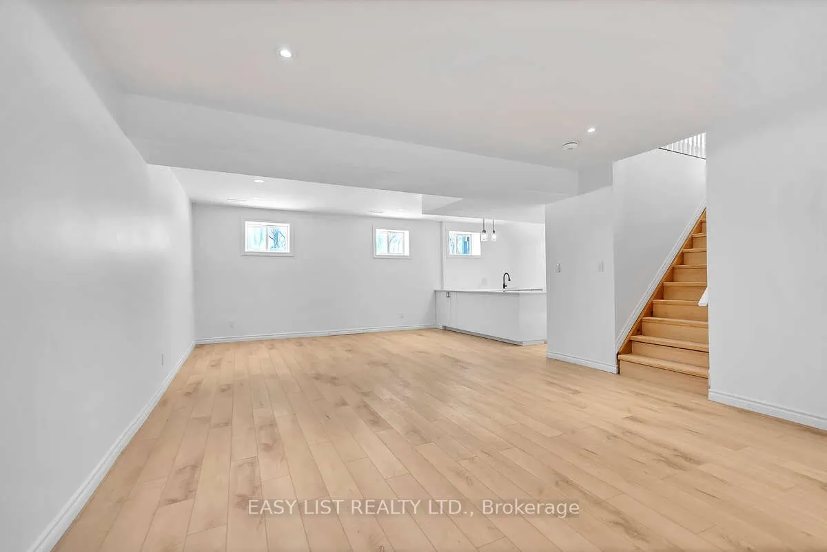 123 Livingwood Crescent
