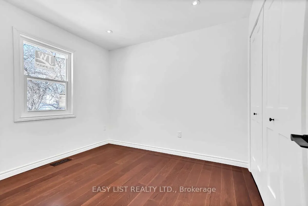 123 Livingwood Crescent