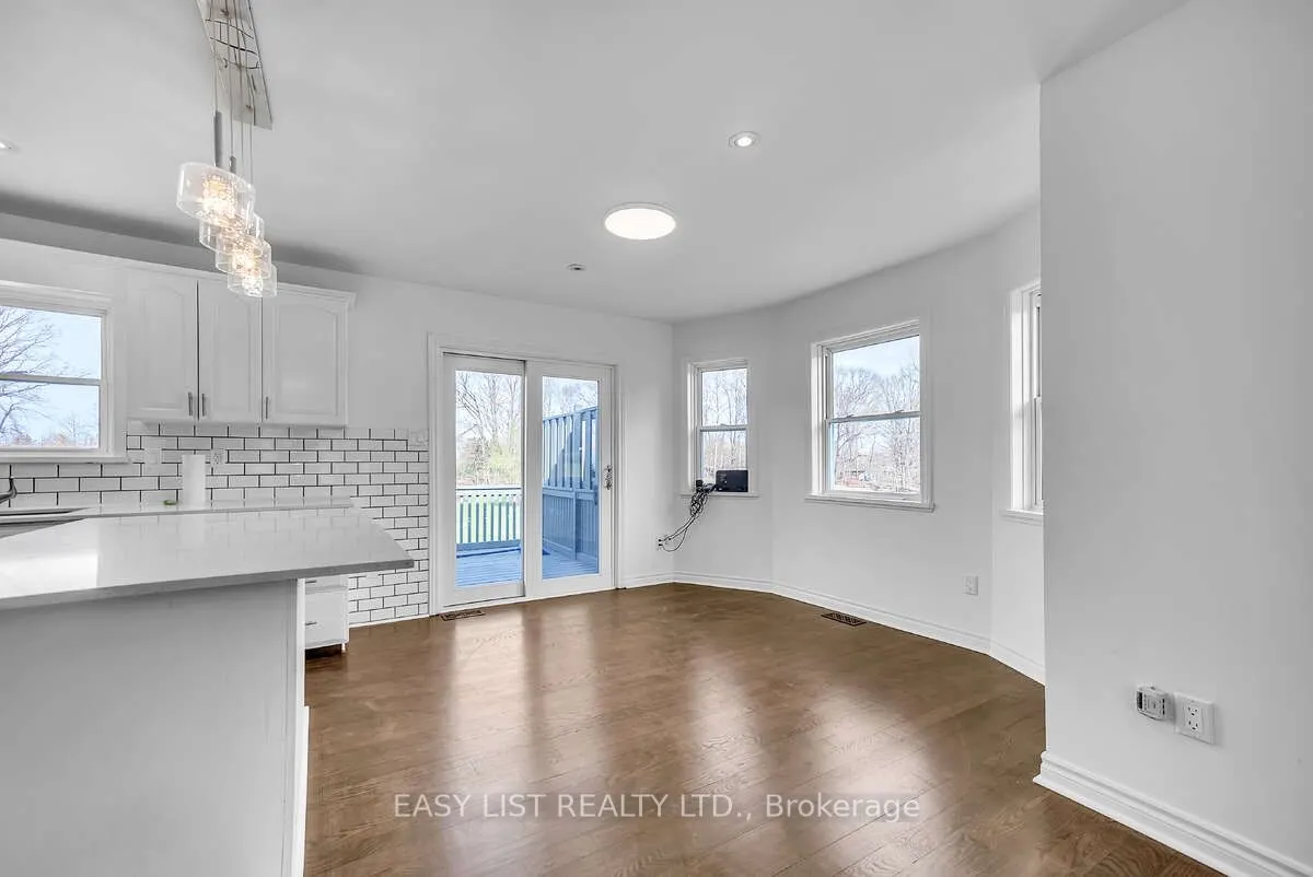 123 Livingwood Crescent