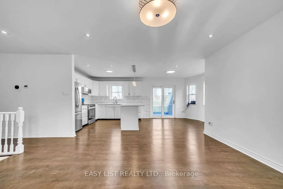 123 Livingwood Crescent
