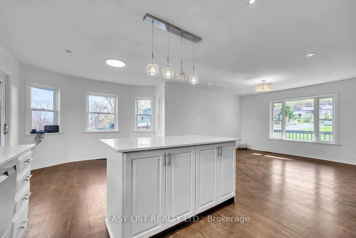 123 Livingwood Crescent