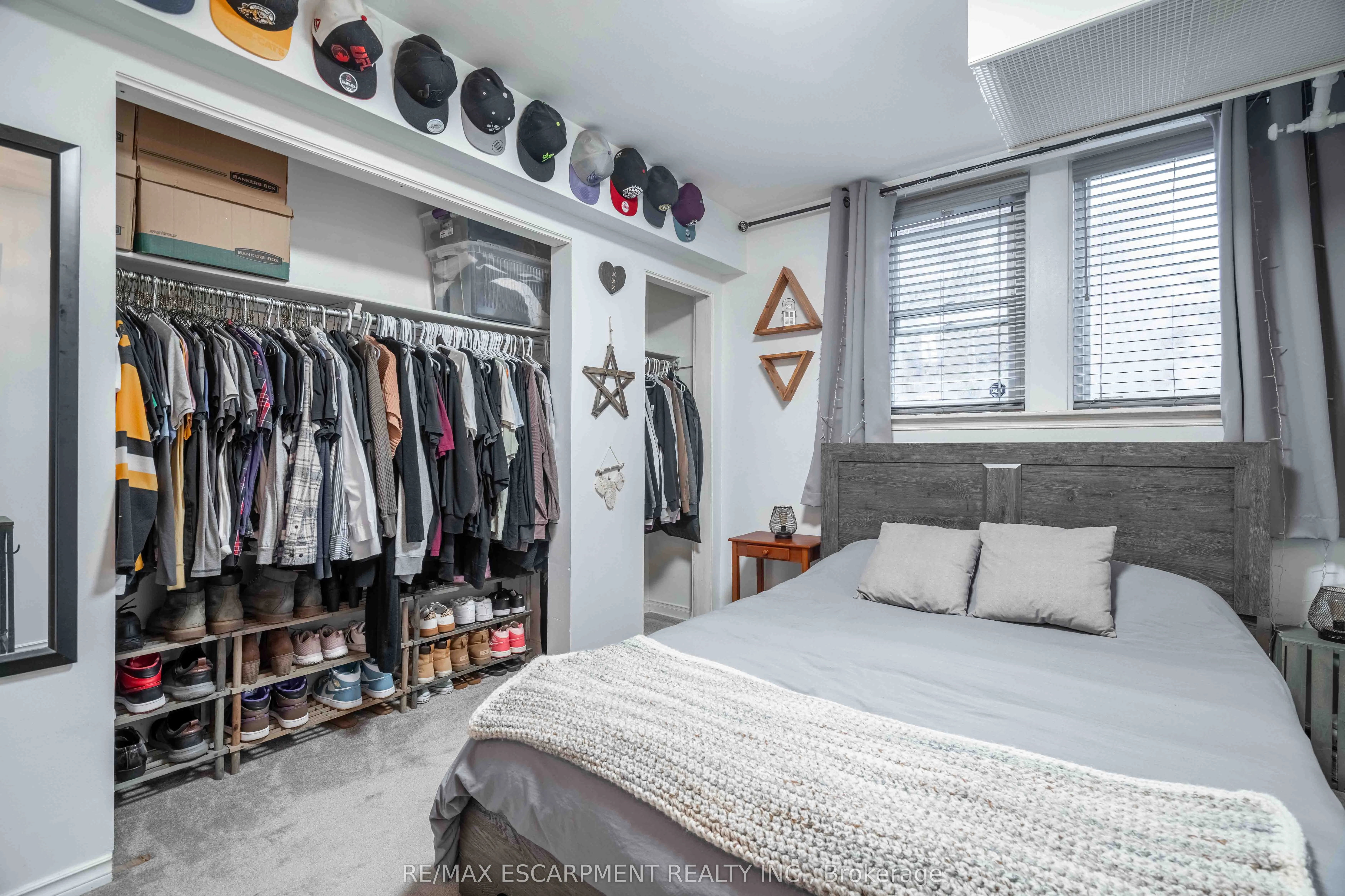 356 HUNTER Street E, #9