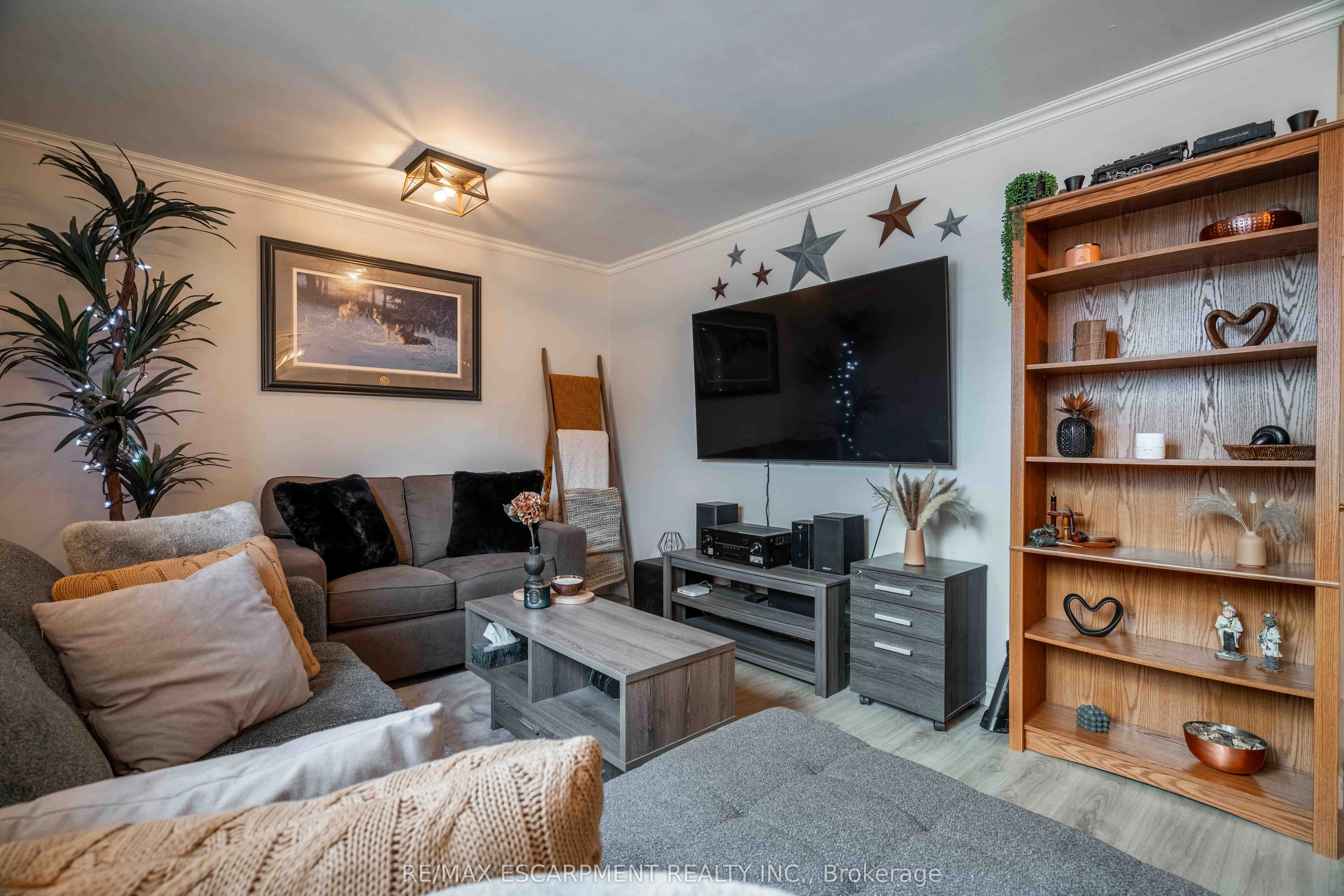 356 HUNTER Street E, #9