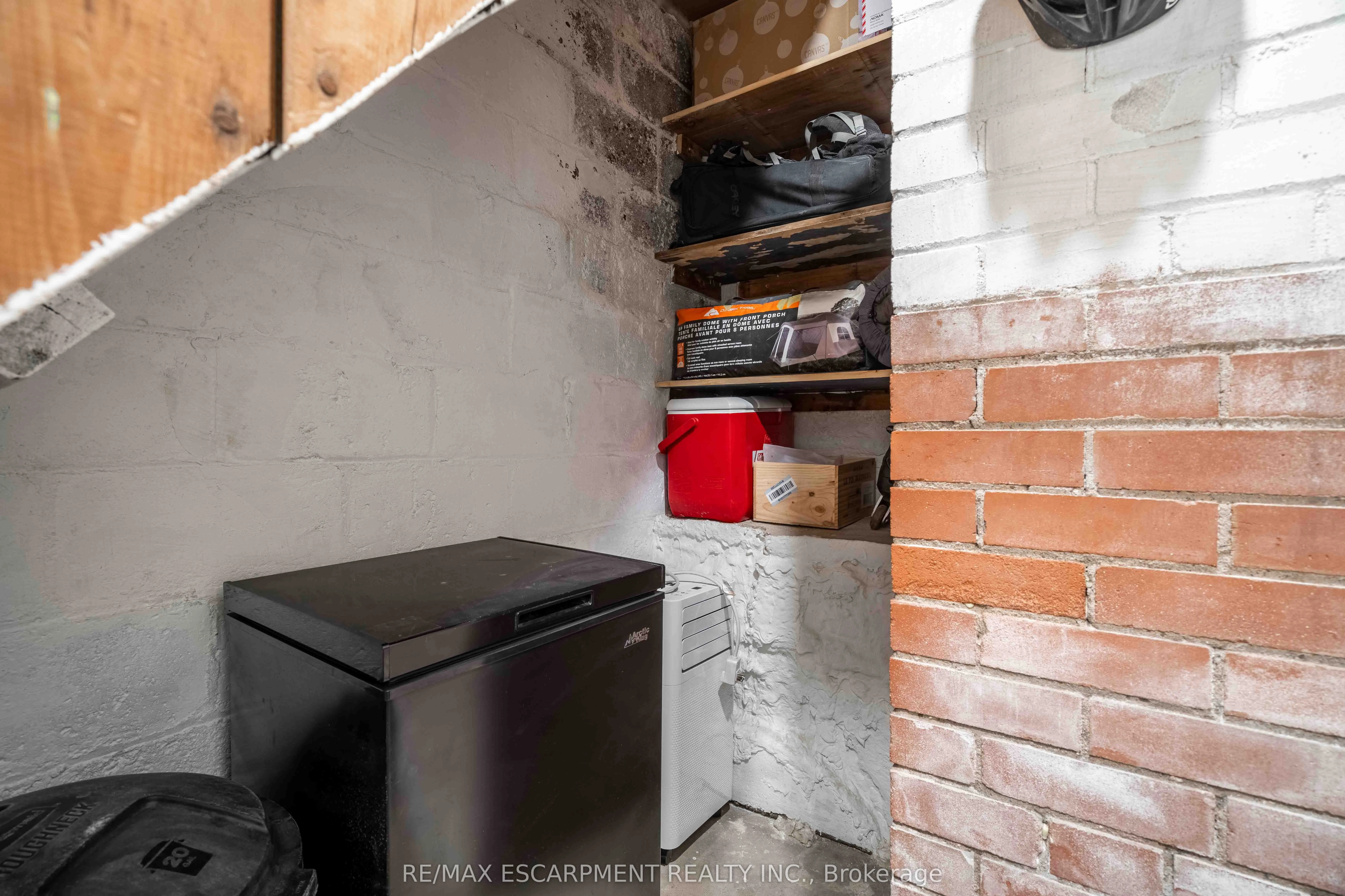 356 HUNTER Street E, #9