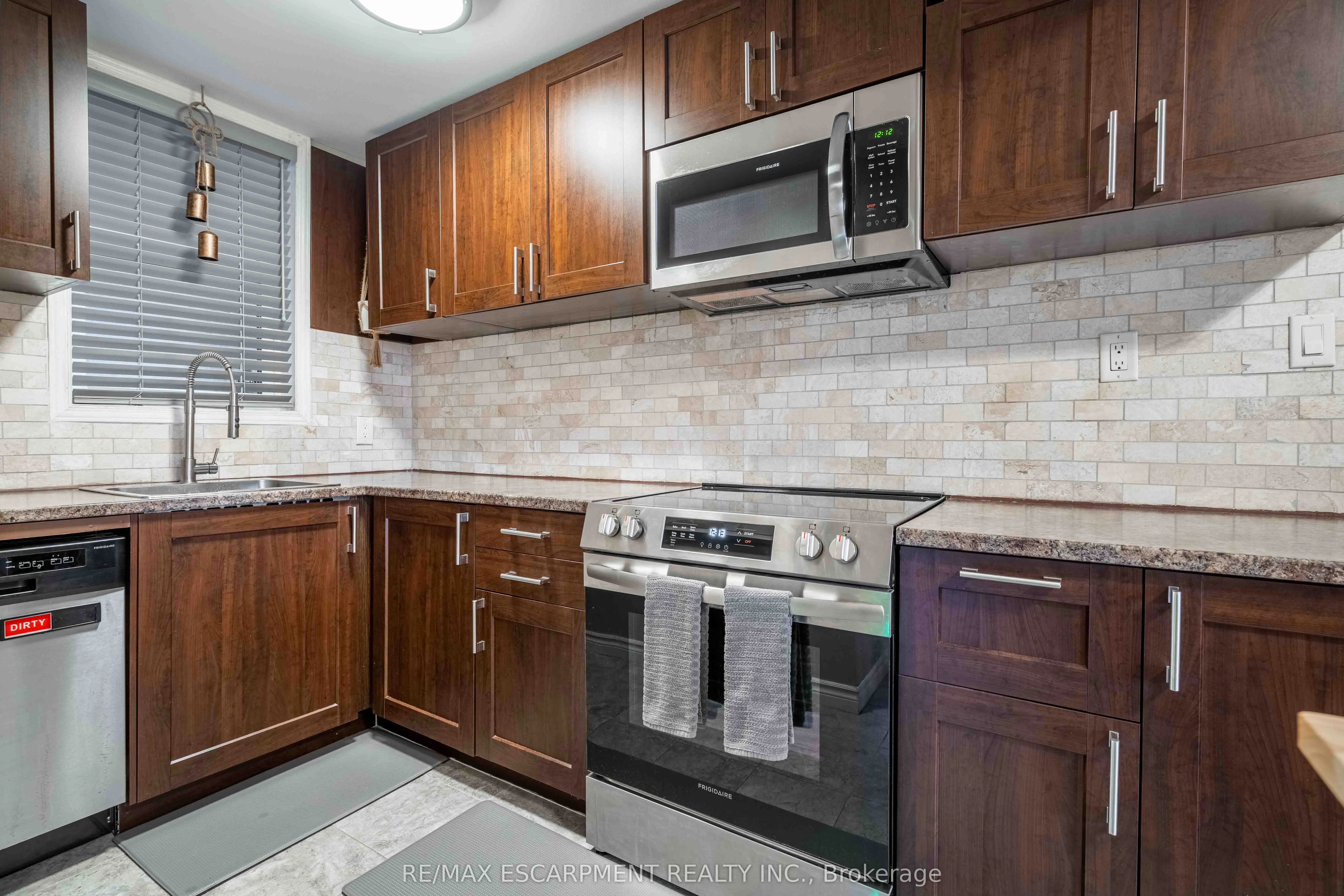 356 HUNTER Street E, #9