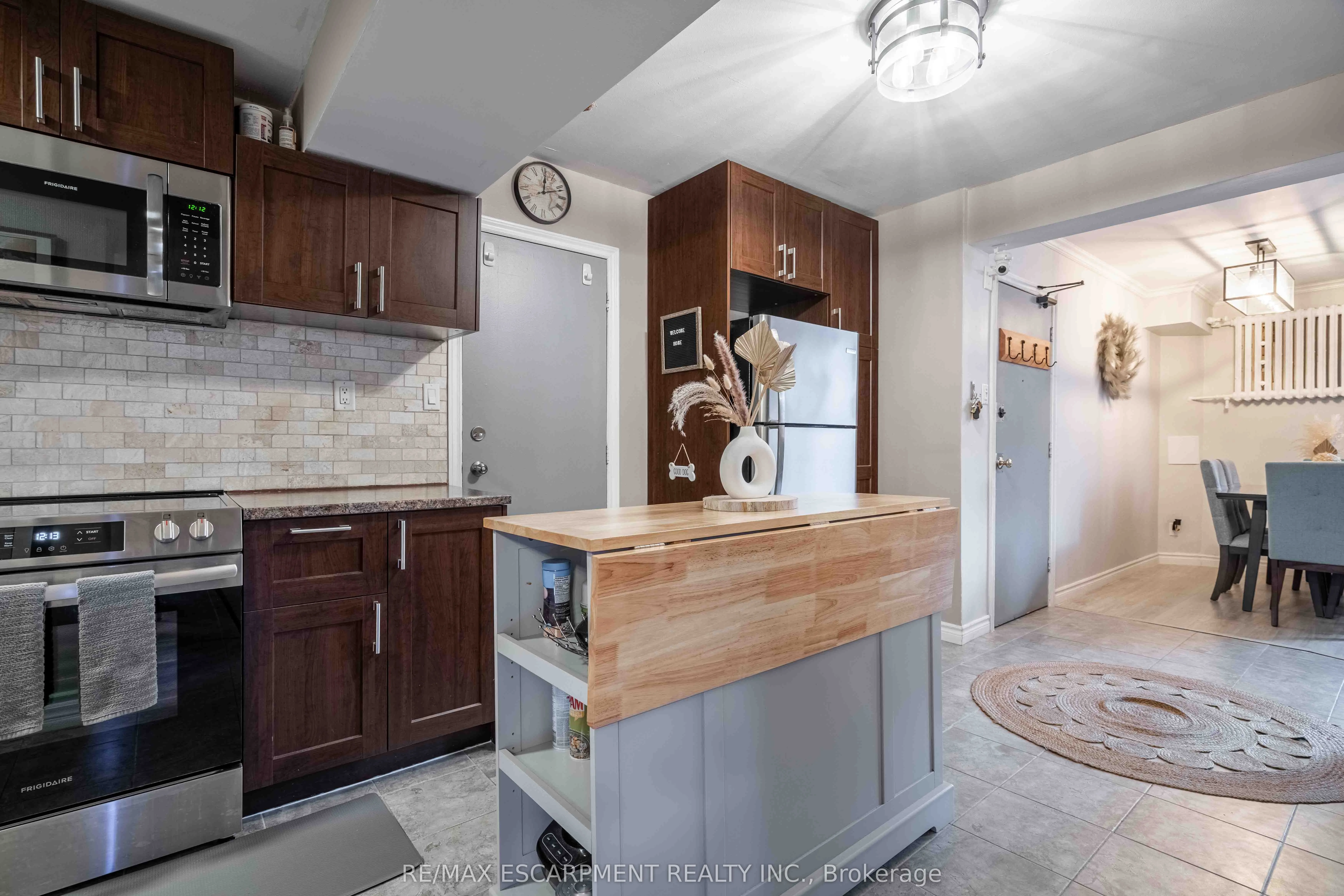 356 HUNTER Street E, #9