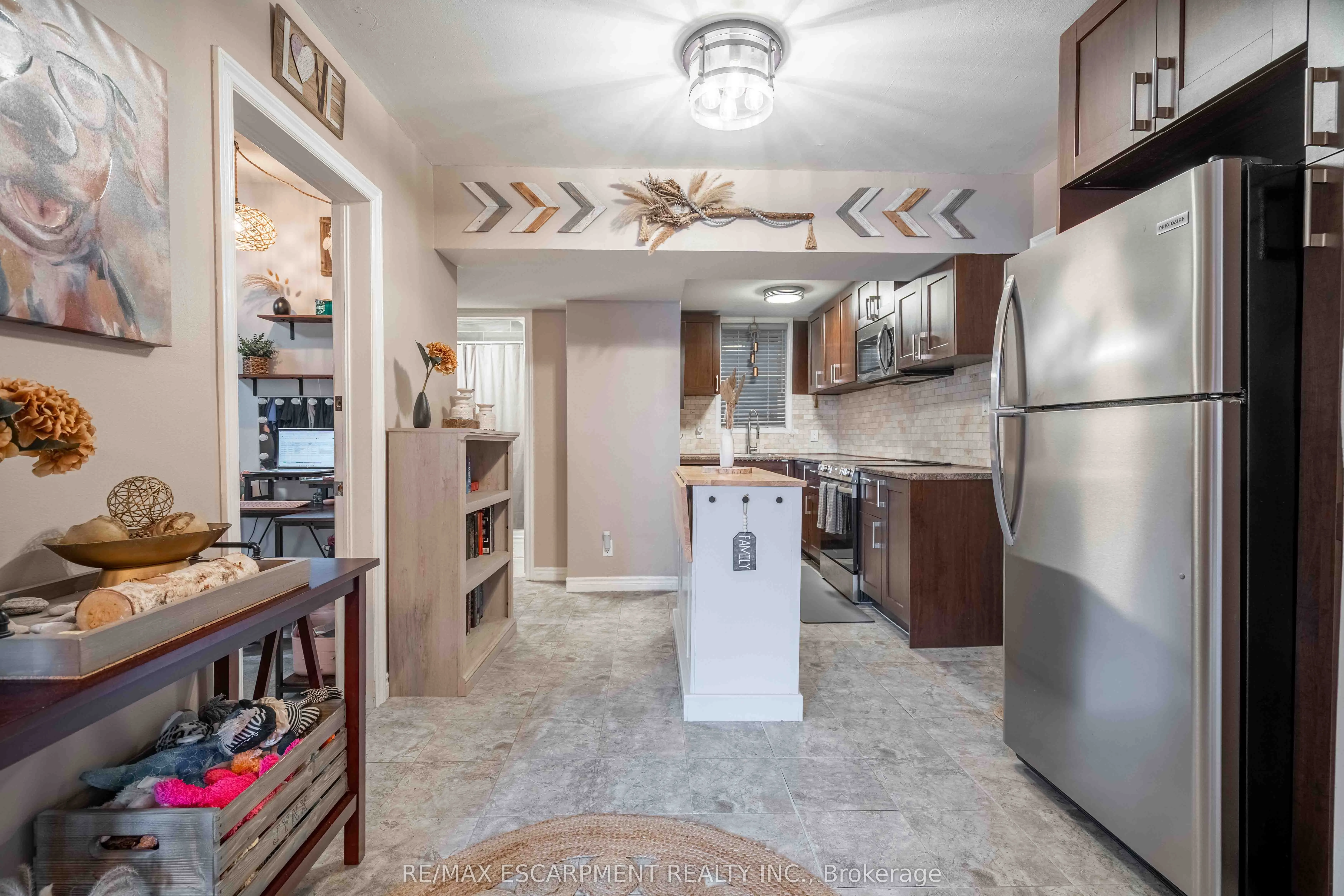 356 HUNTER Street E, #9