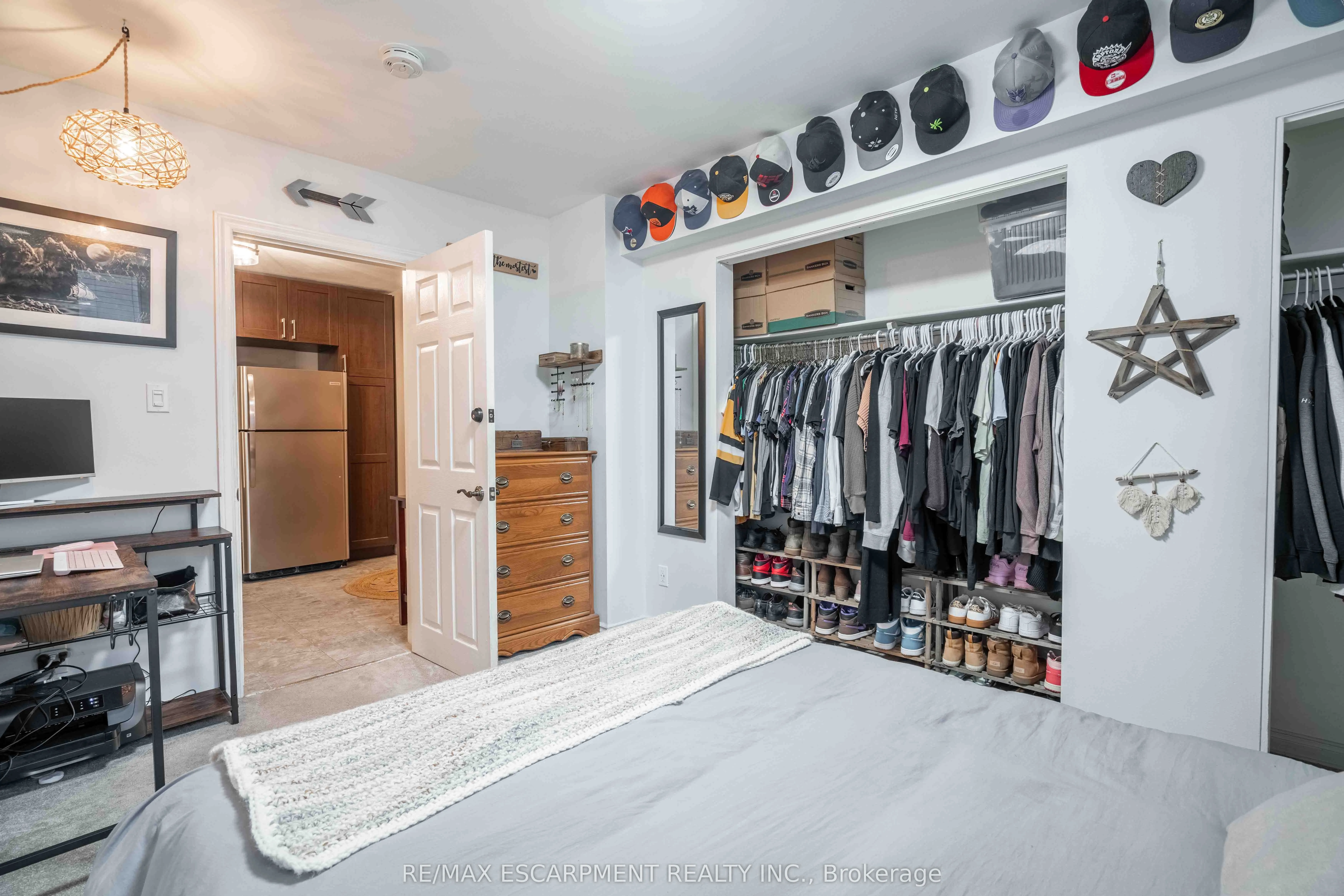 356 HUNTER Street E, #9