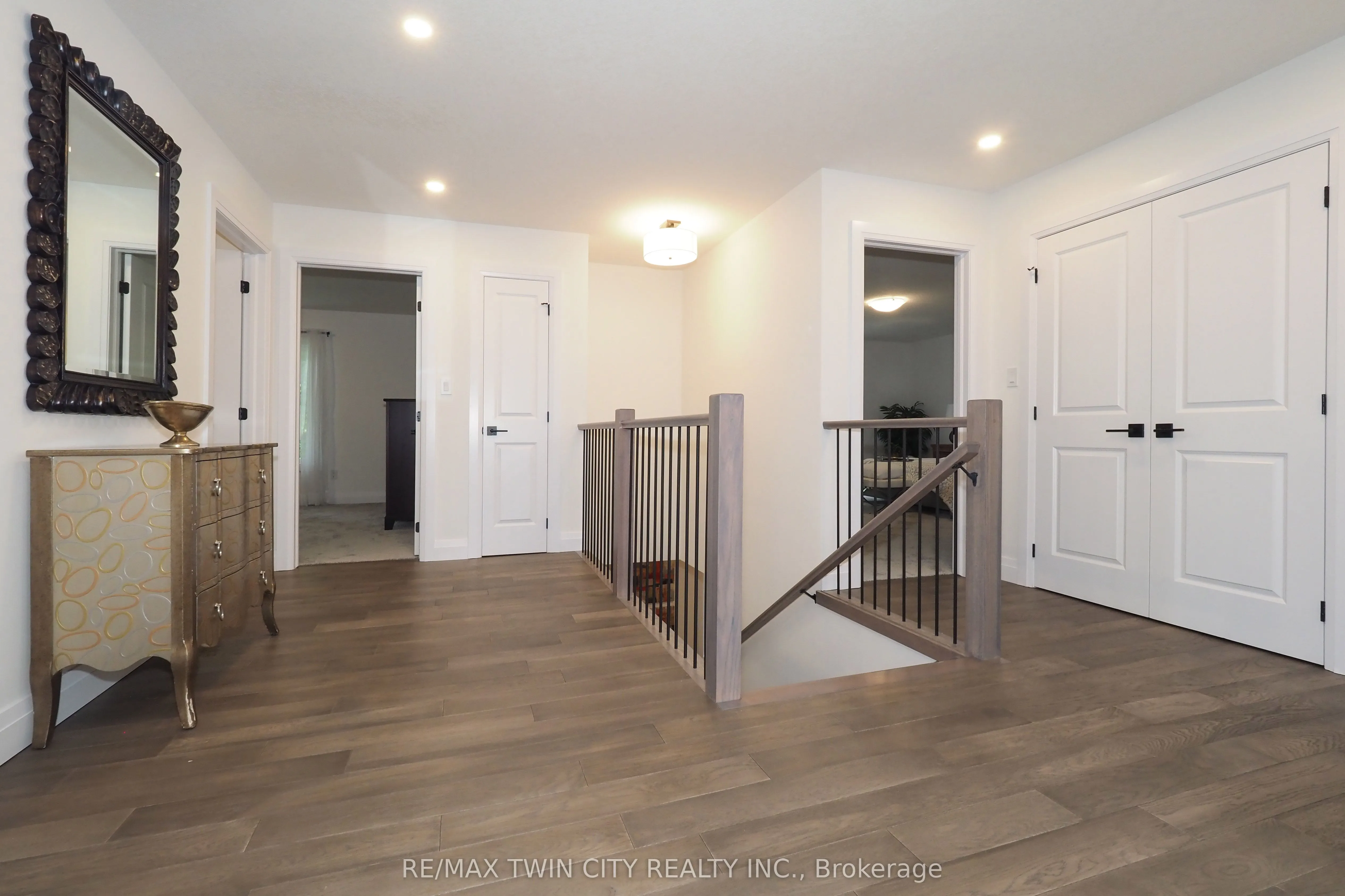 217 JEFFREY Place