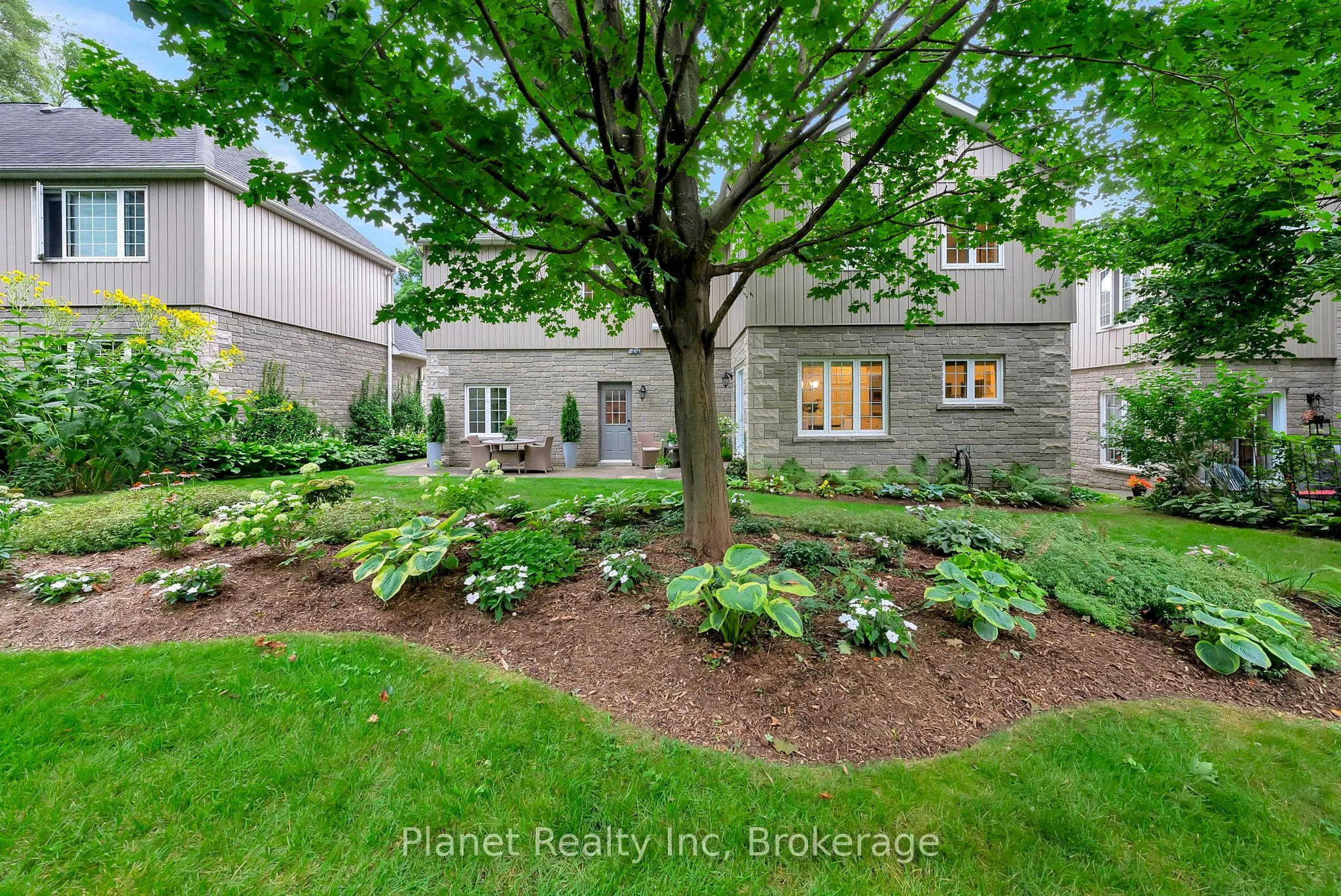 25 Manor Park Crescent #11