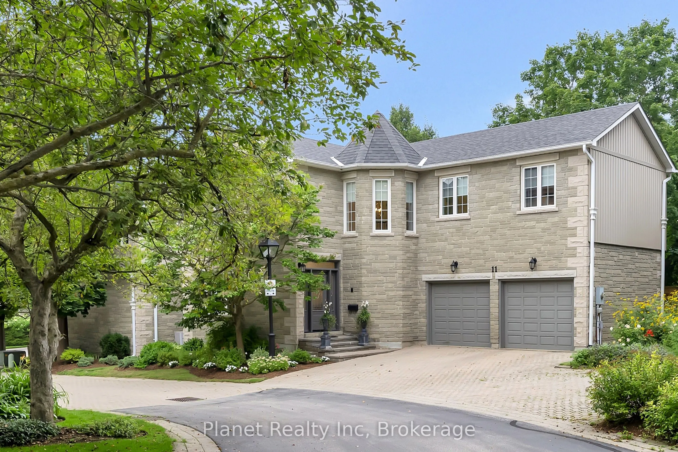 25 Manor Park Crescent #11