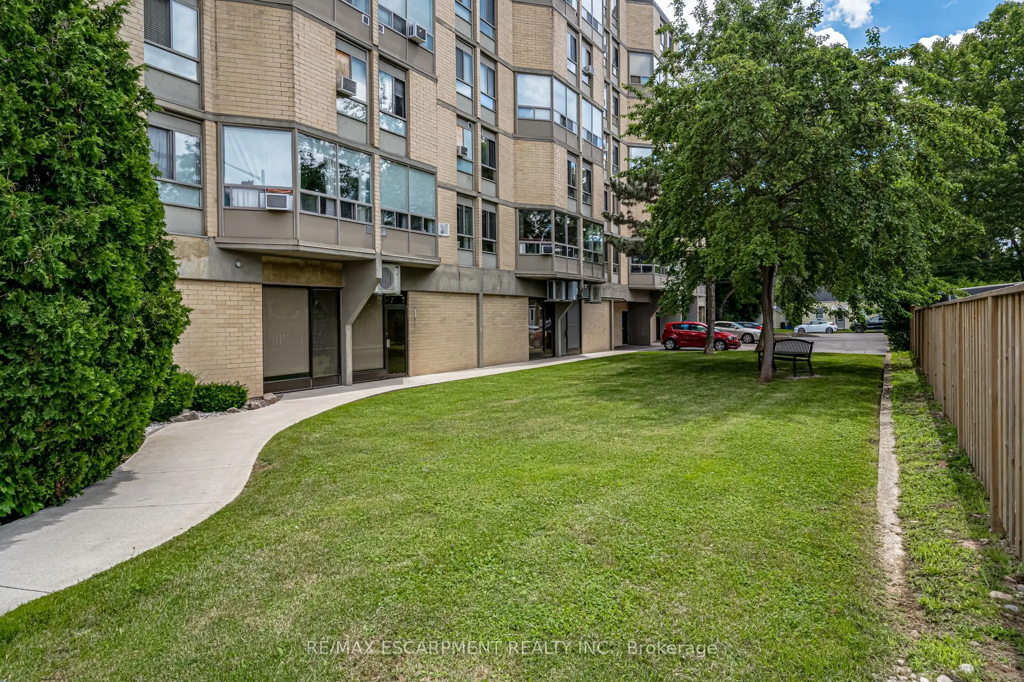 10 John Street, #209