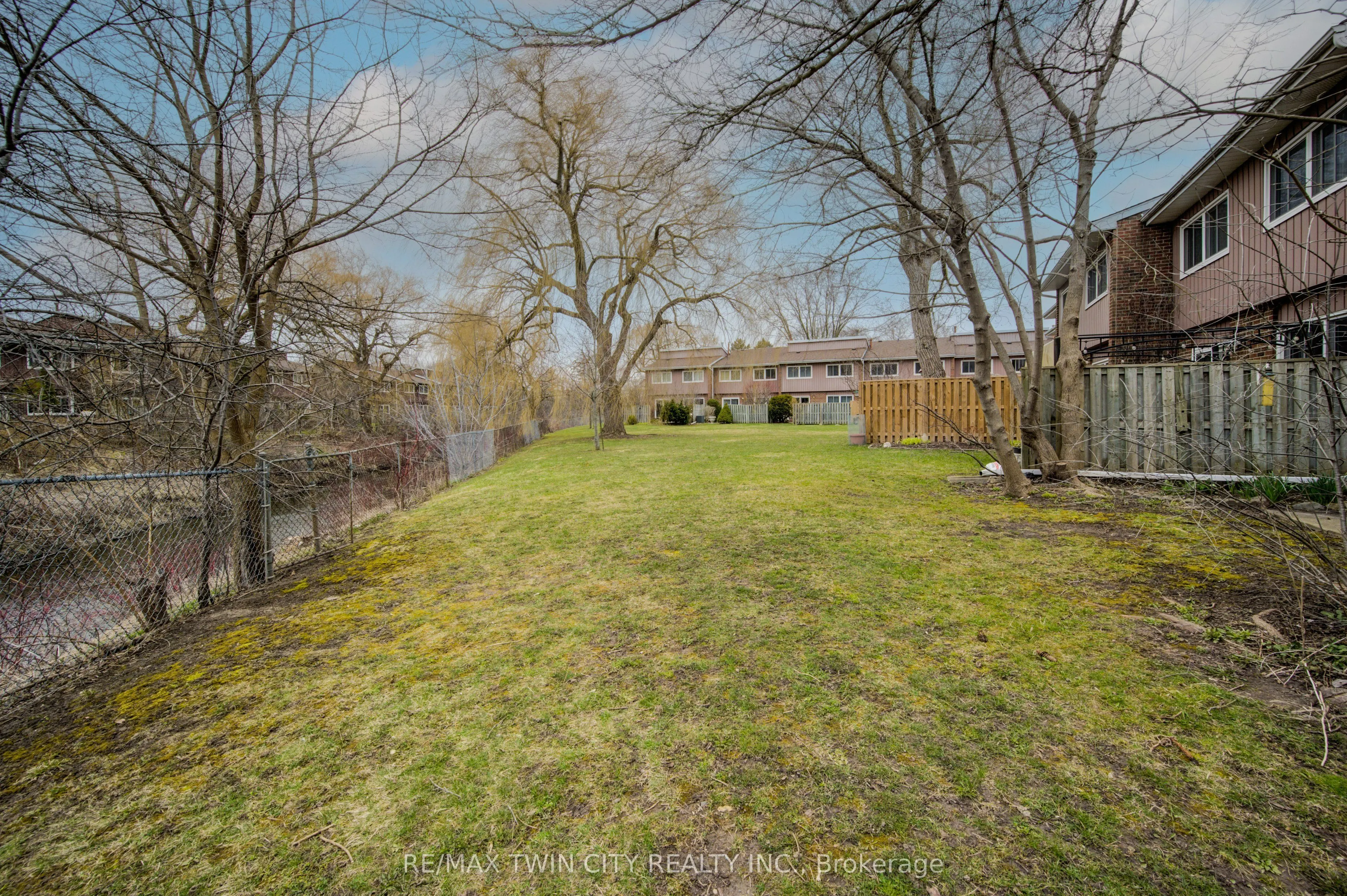 121 University Avenue E, #43