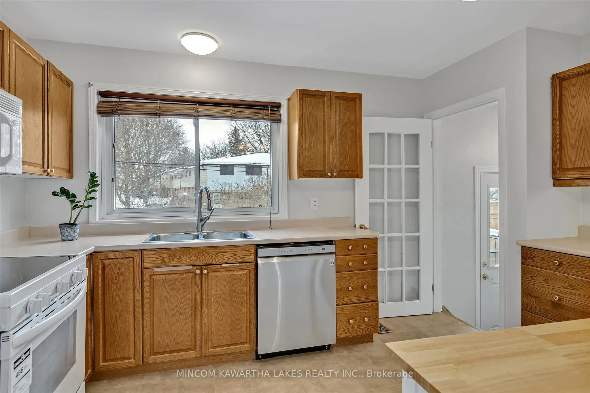 867 Hemlock Street