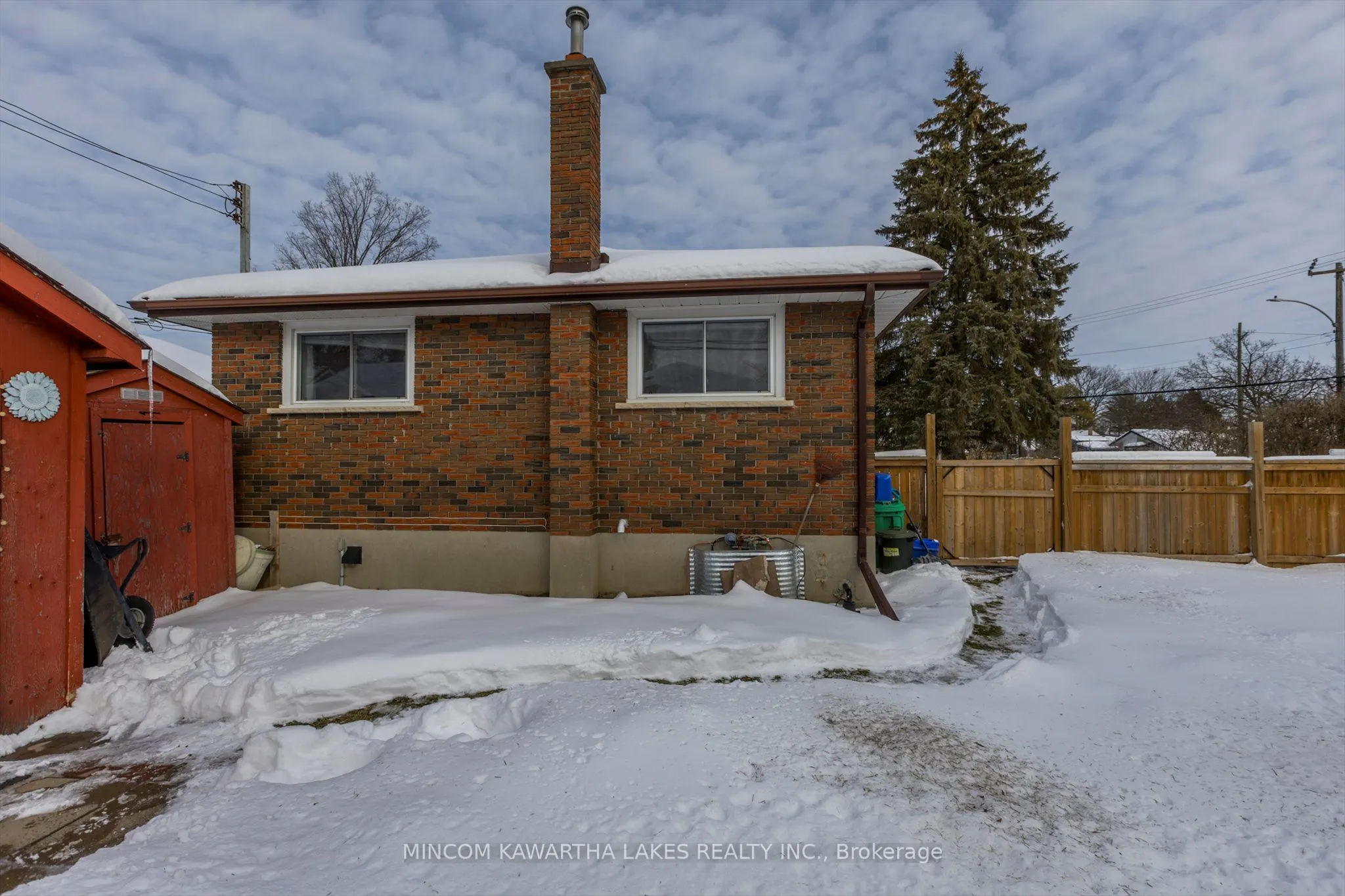 867 Hemlock Street