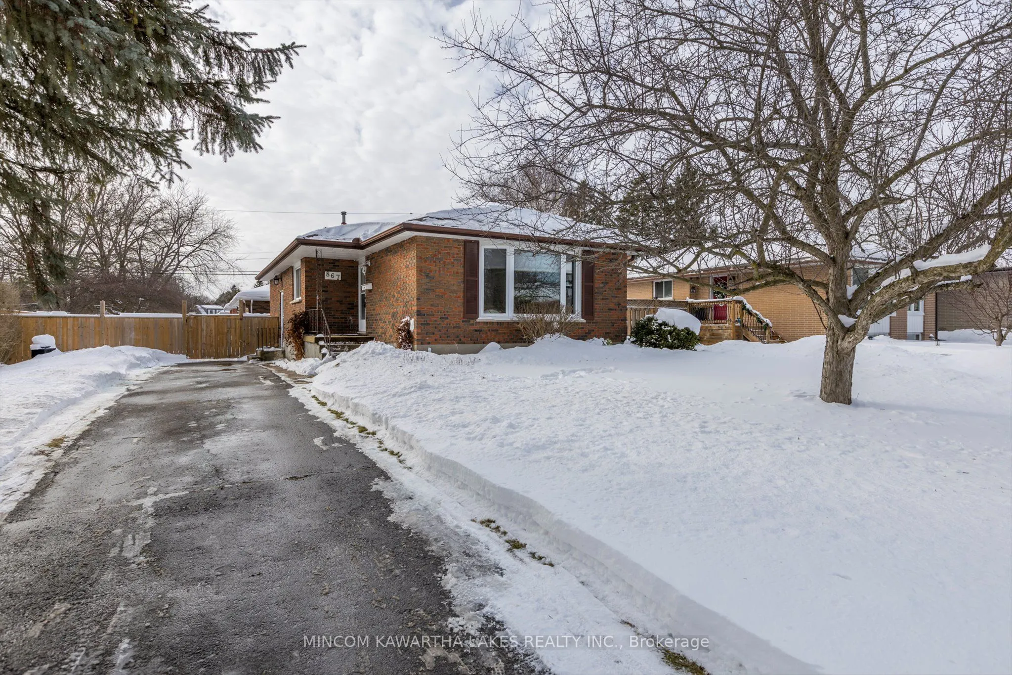 867 Hemlock Street