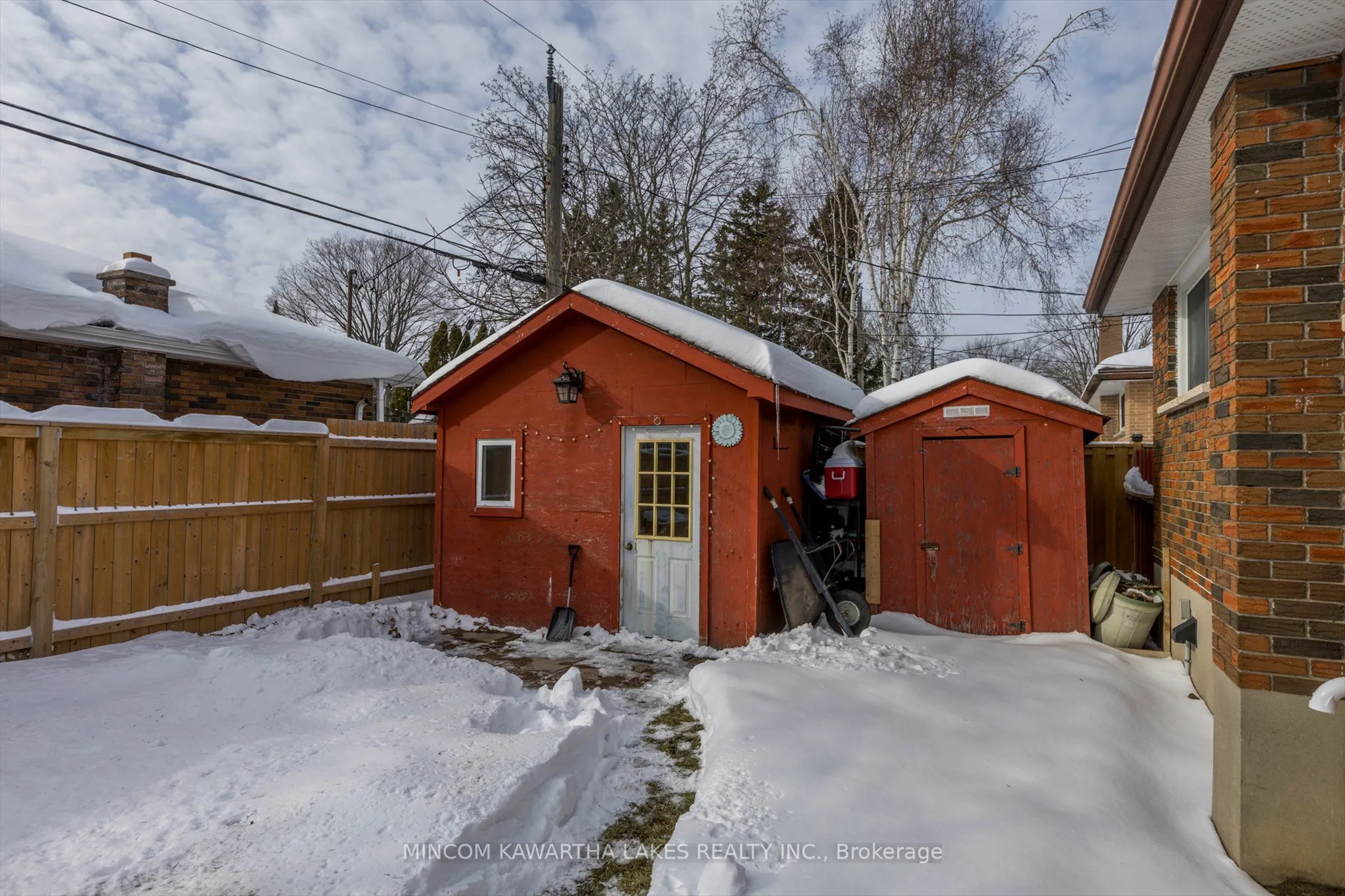 867 Hemlock Street