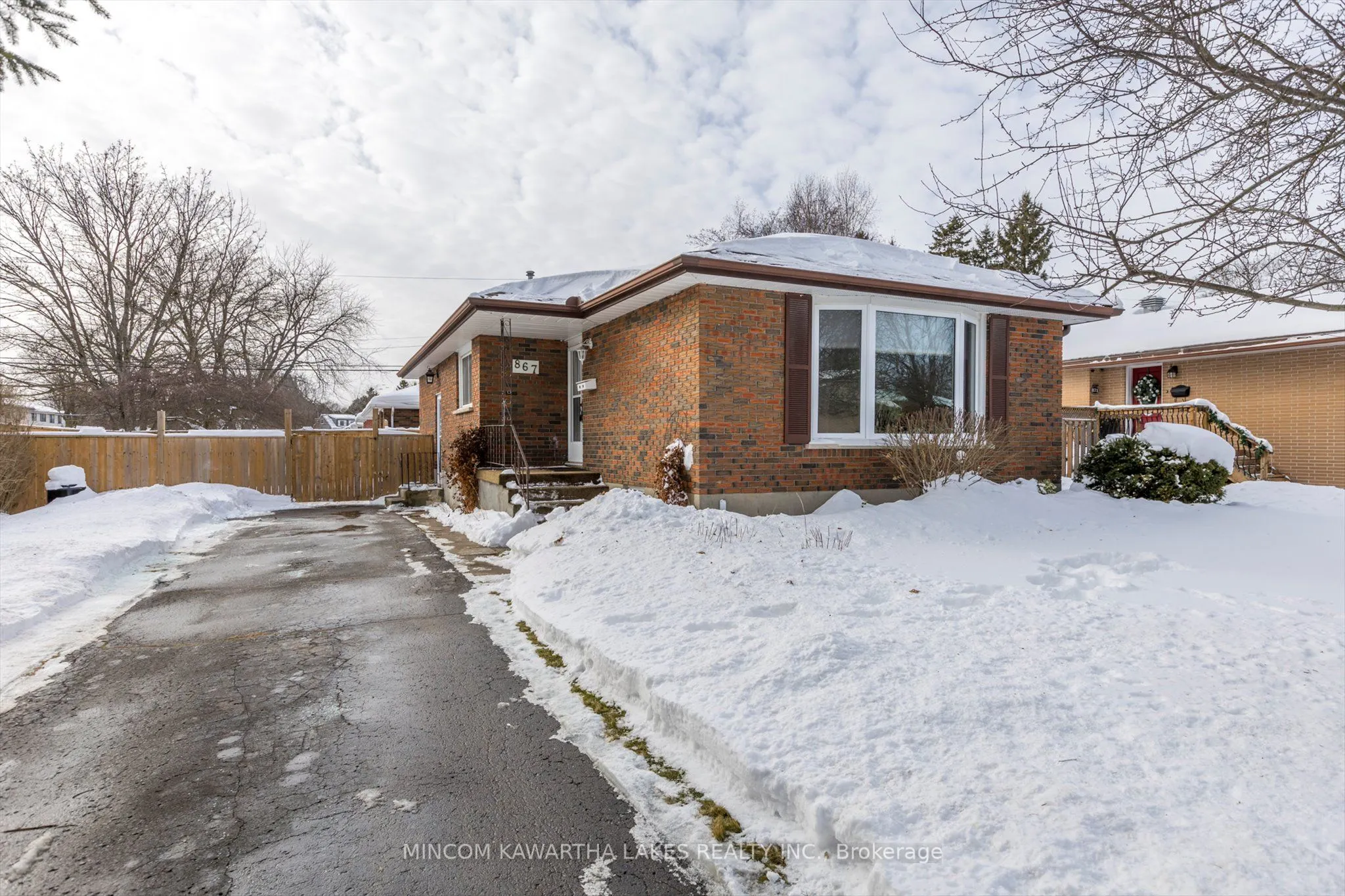867 Hemlock Street