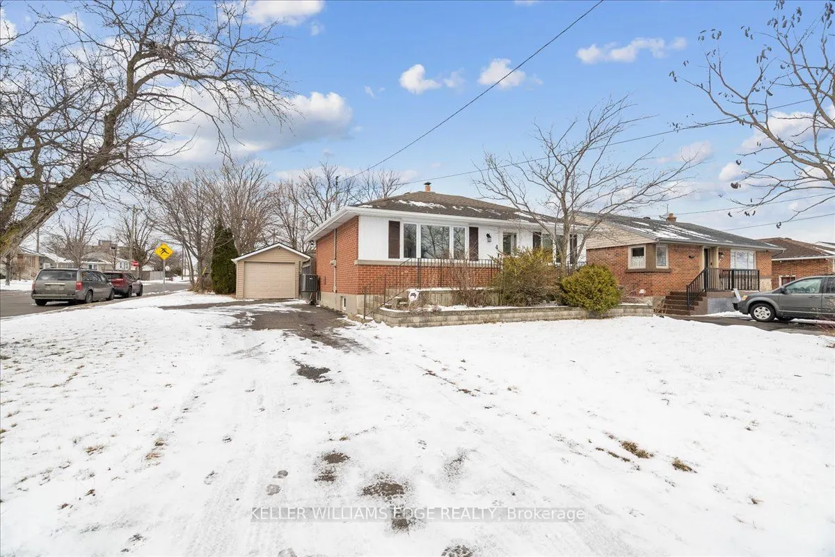 4 Fernwood Crescent