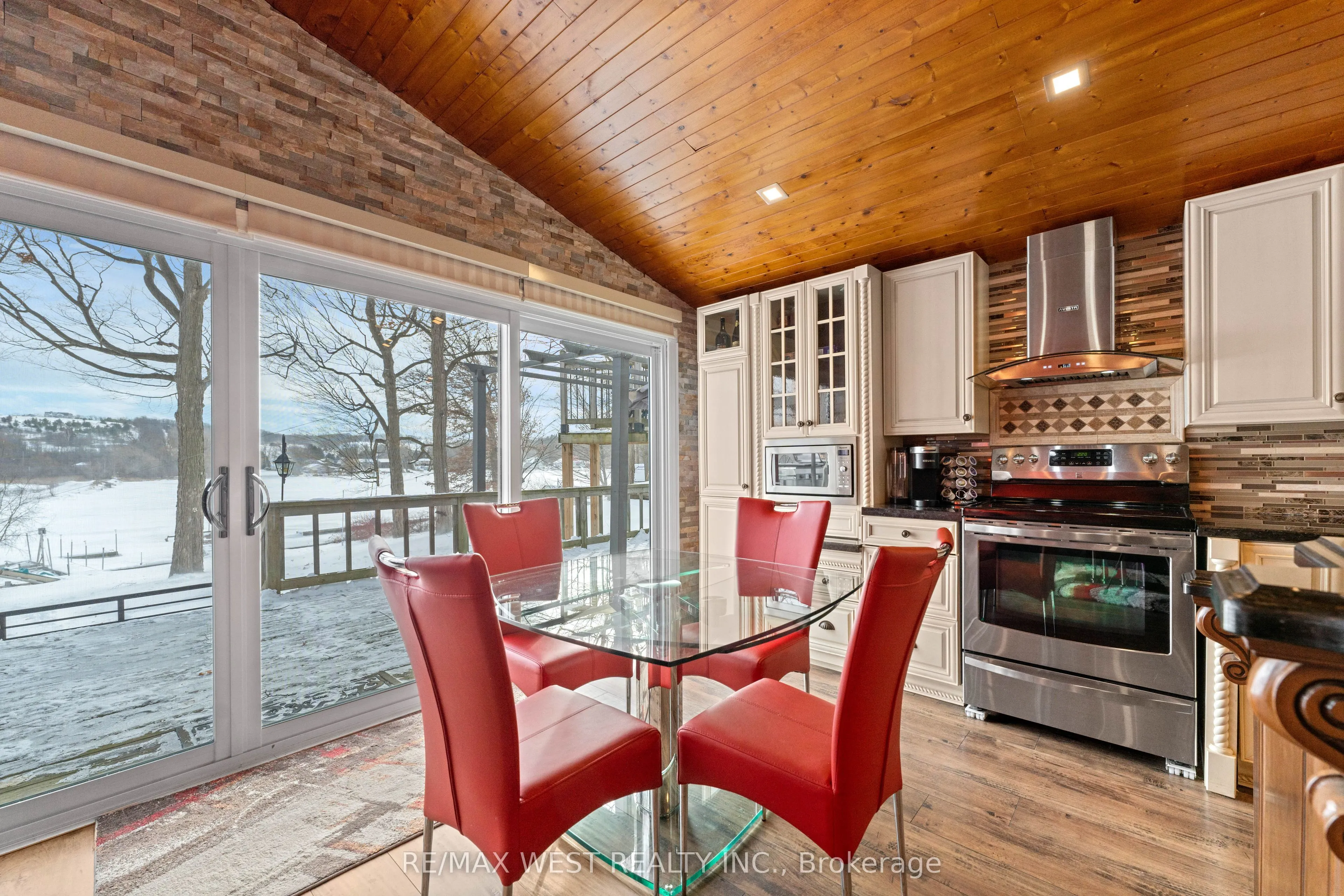 5374 Close Point Road, #15