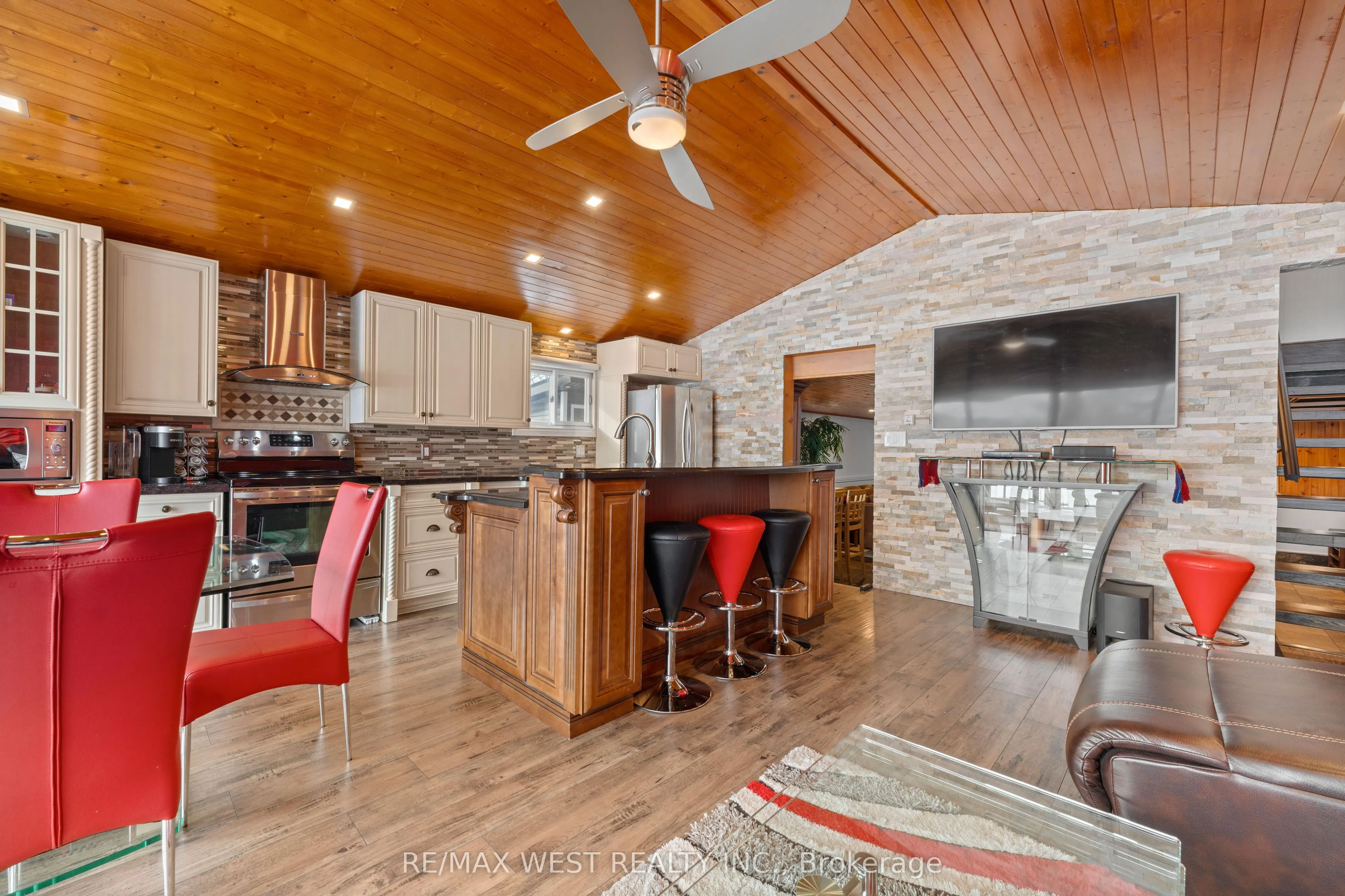 5374 Close Point Road, #15