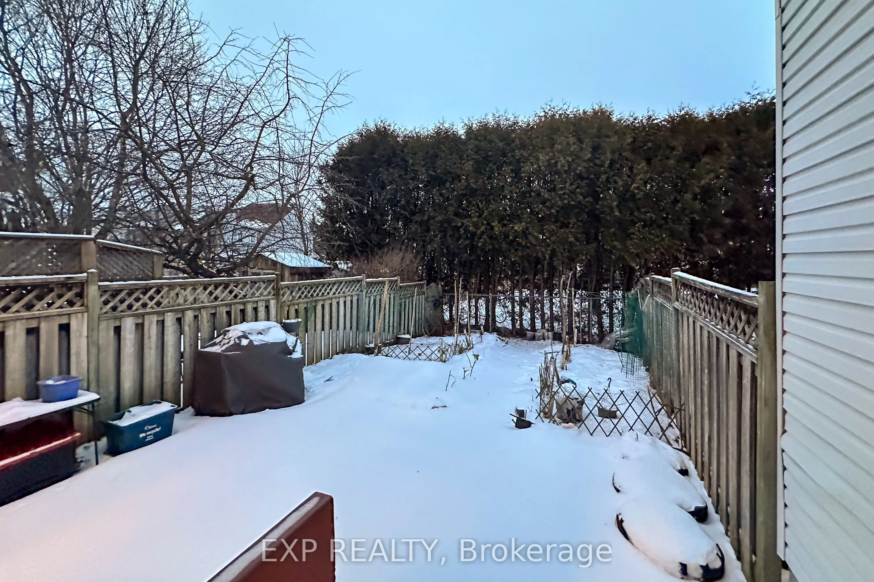 122 Markland Crescent