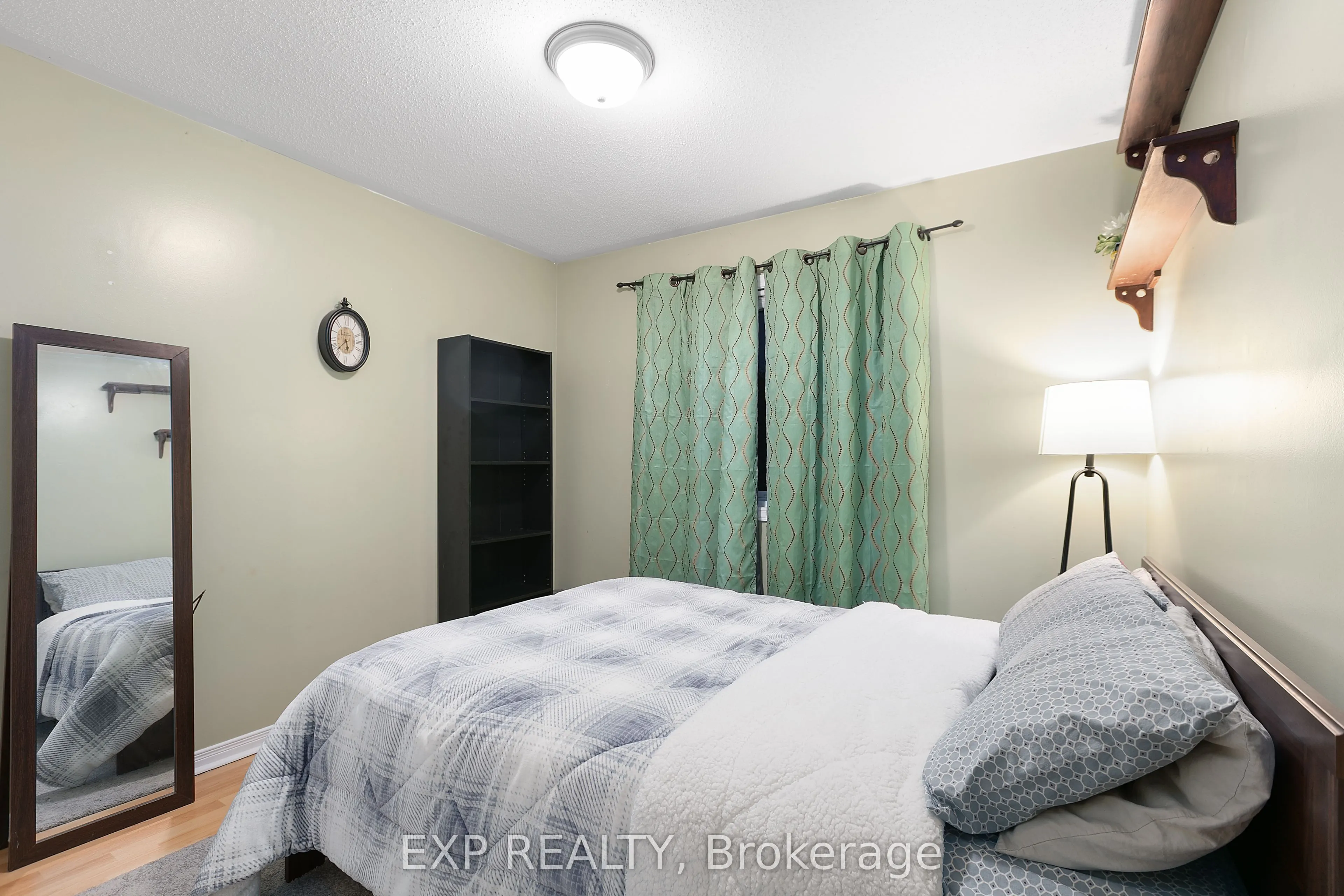 122 Markland Crescent