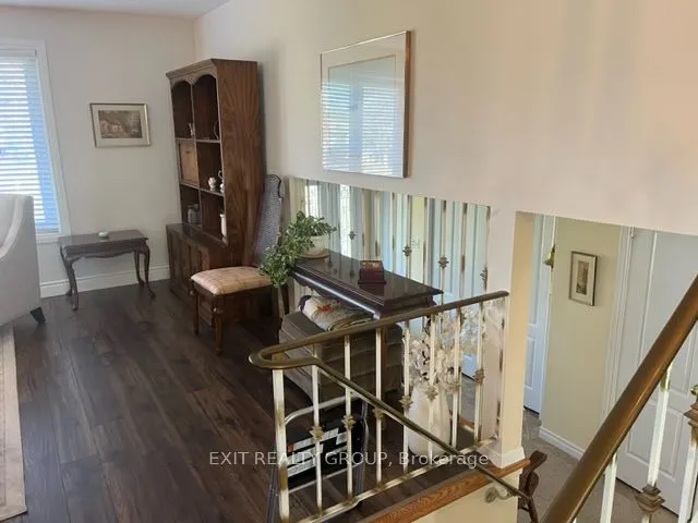 18 Diamond Crescent
