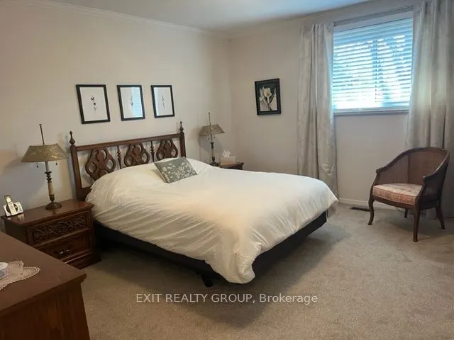 18 Diamond Crescent